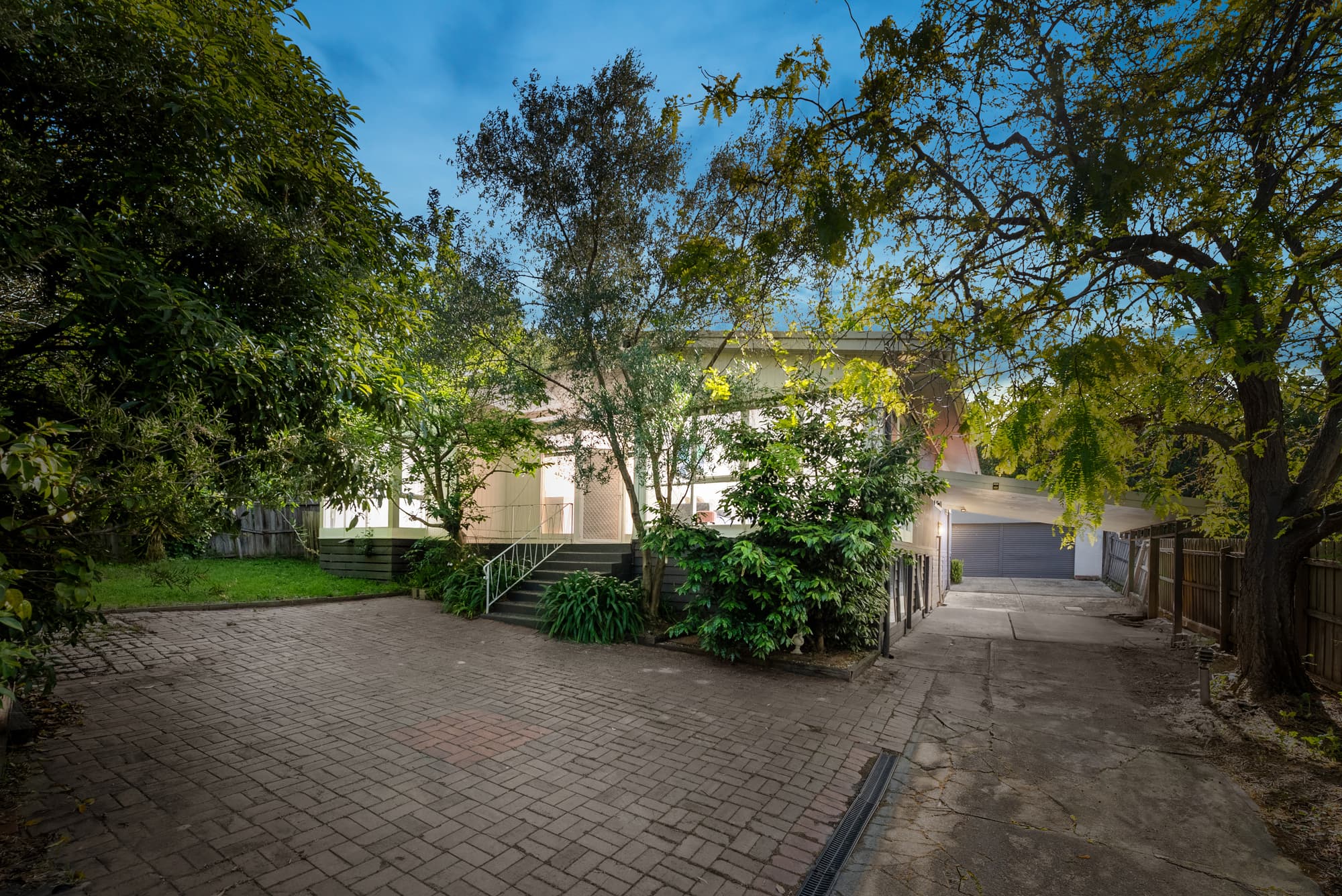19 Manniche Avenue, Mont Albert North - Thumbnail 2