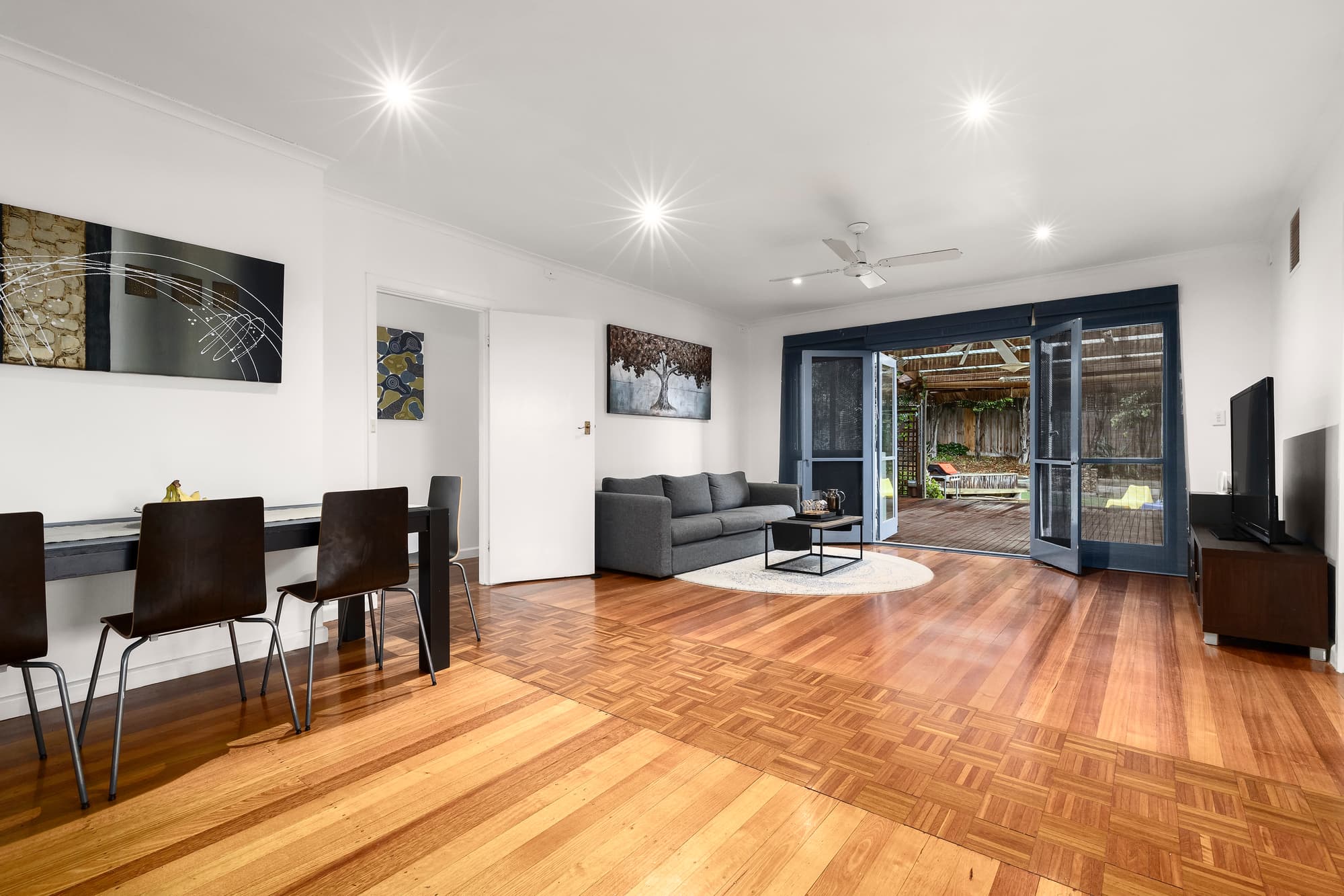 19 Manniche Avenue, Mont Albert North - Thumbnail 3