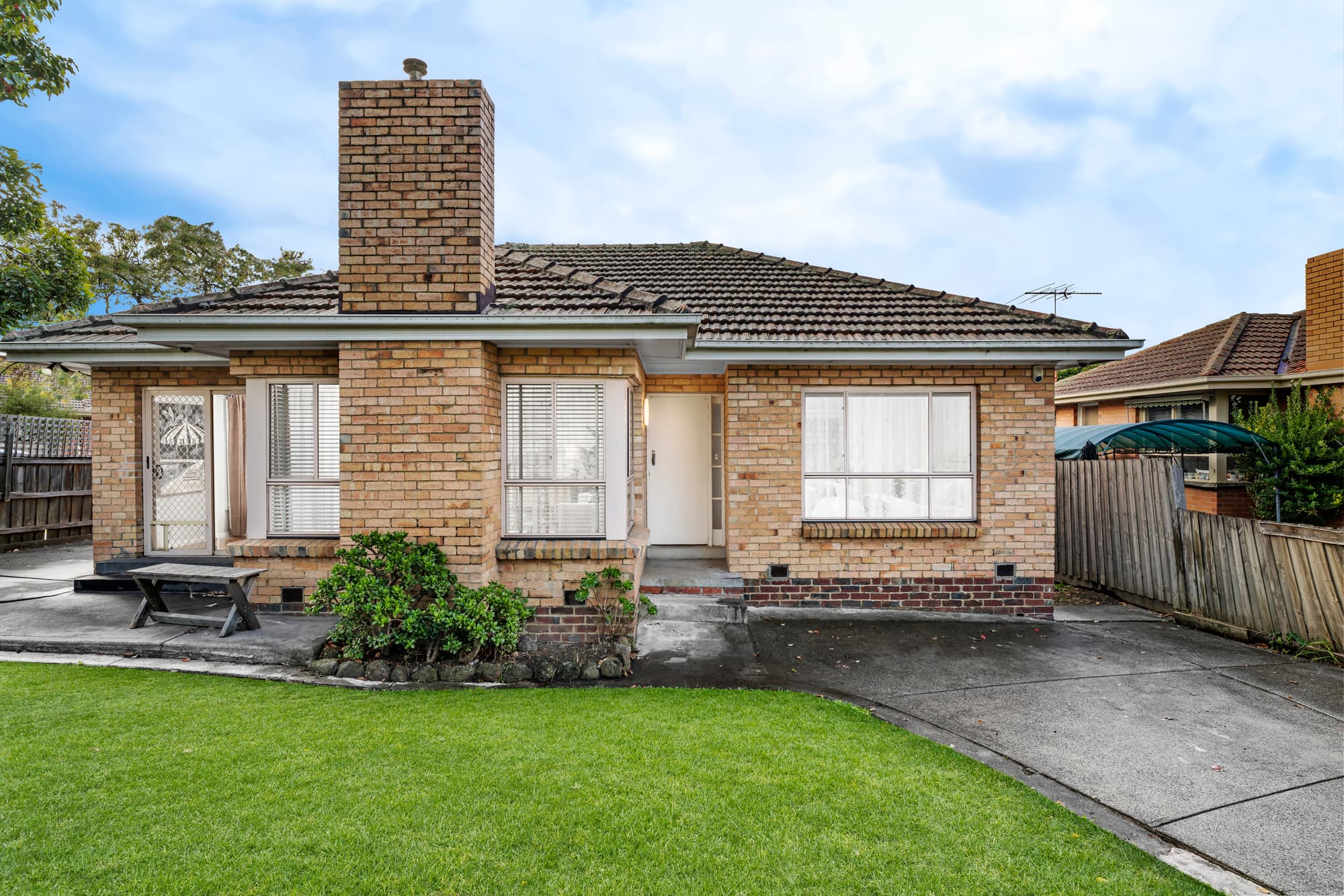 215 Springfield Road, Blackburn North - Image 1