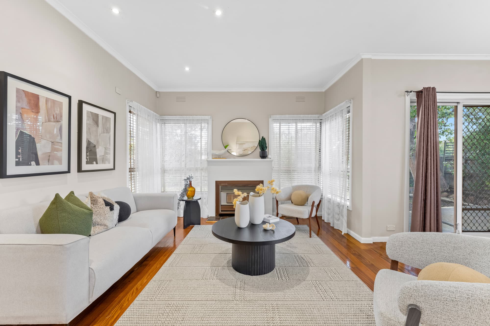 215 Springfield Road, Blackburn North - Thumbnail 2