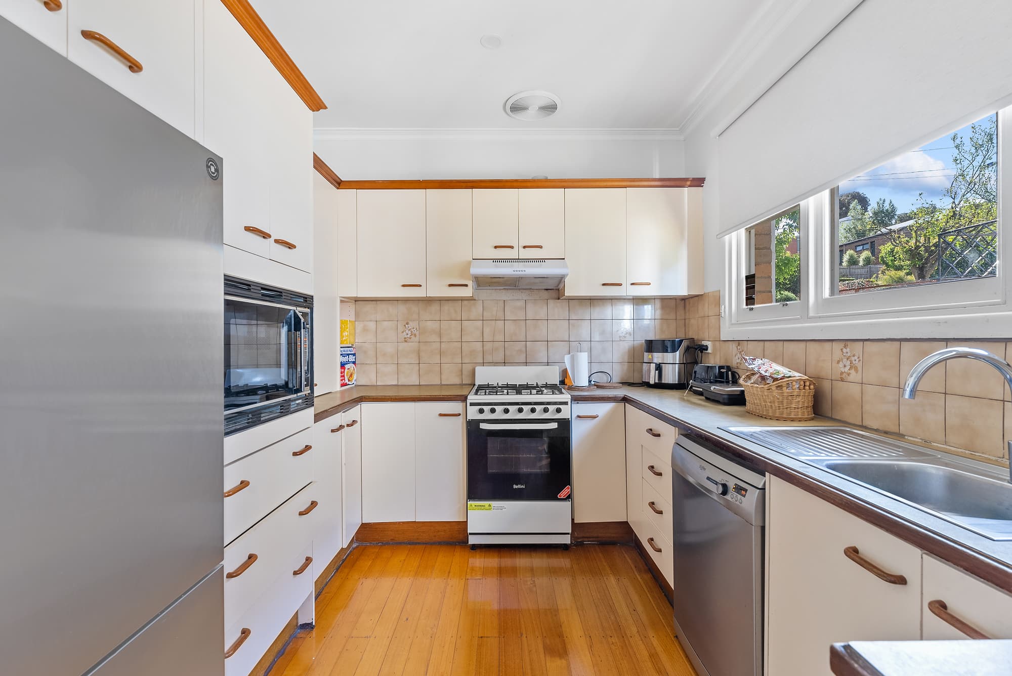 39 Warrigal Road, Surrey Hills - Thumbnail 6