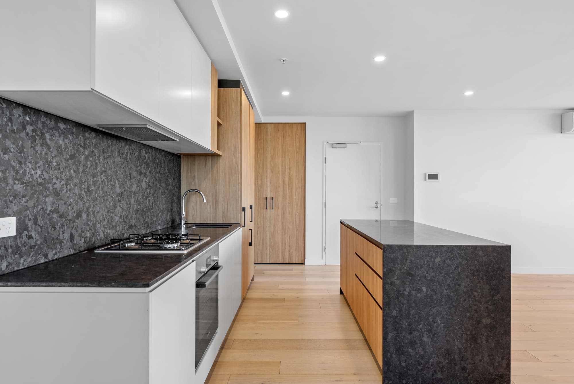 803/999 Whitehorse Road, Box Hill - Thumbnail 5