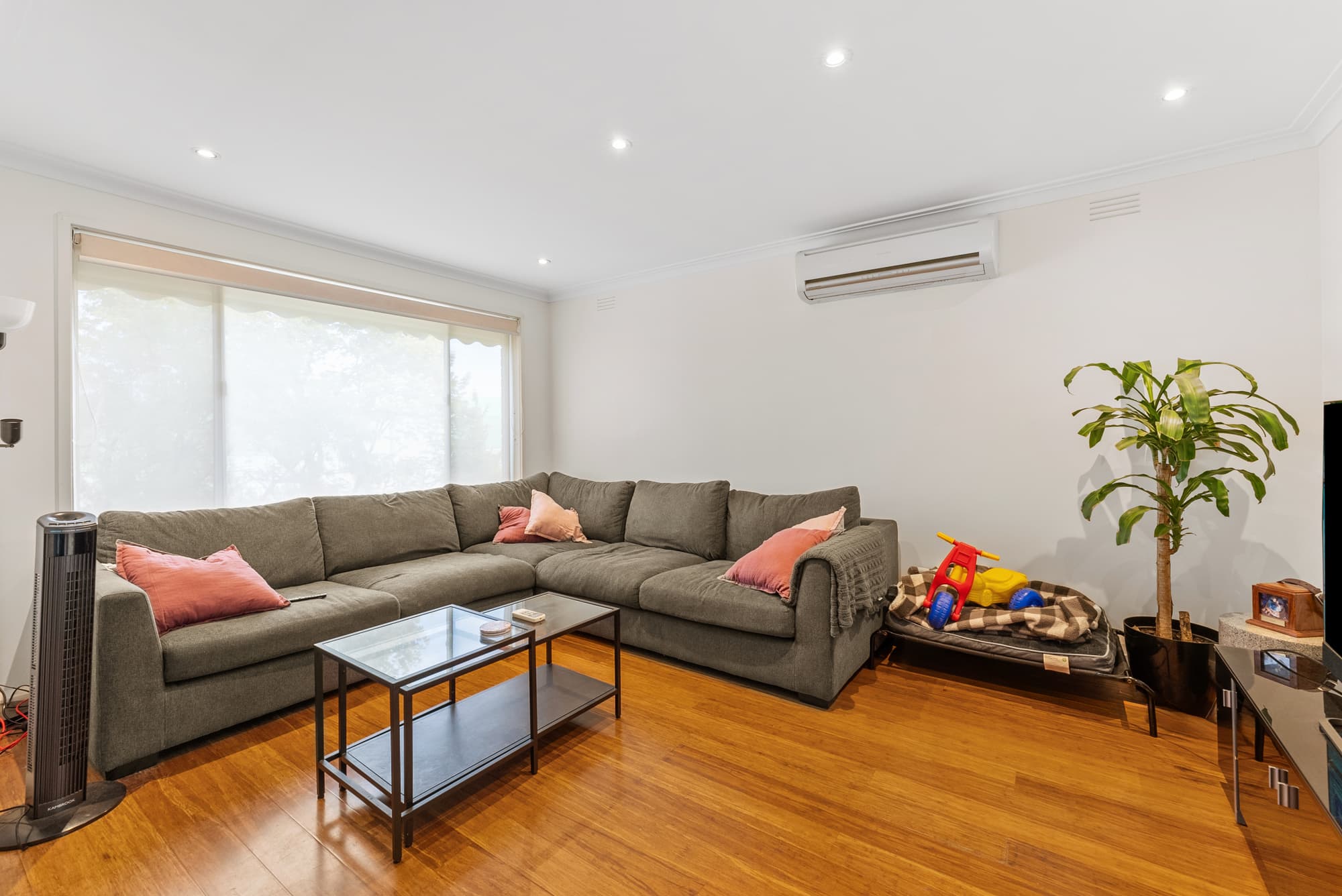 2/2 Furneaux Grove, Bulleen - Thumbnail 2