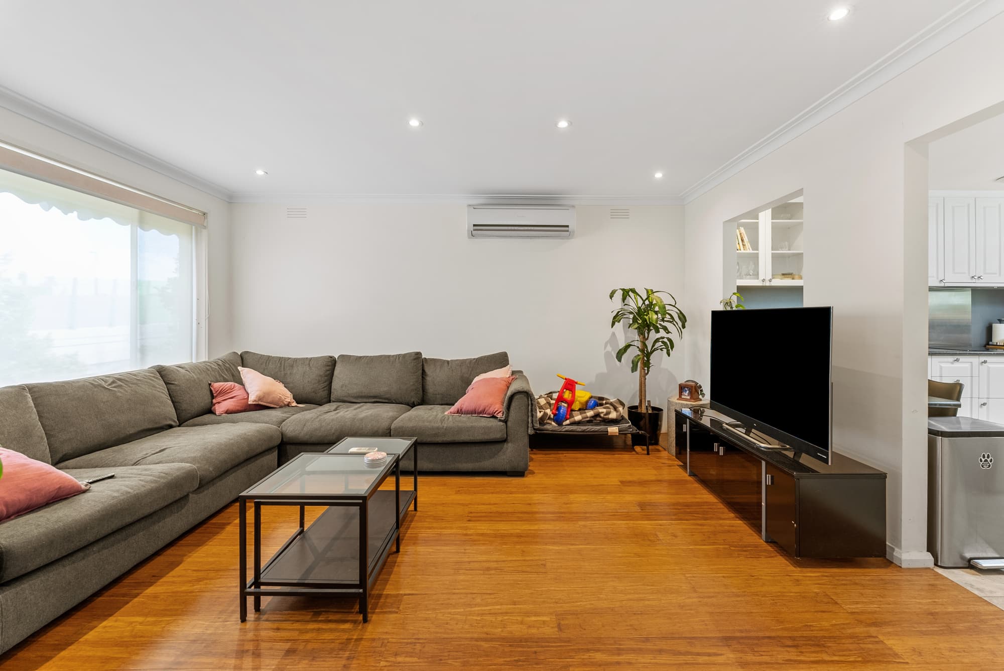 2/2 Furneaux Grove, Bulleen - Thumbnail 3