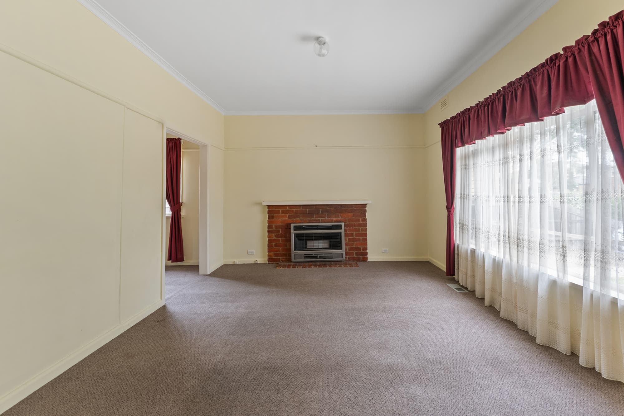 8 Saxton Street, Box Hill North - Thumbnail 2
