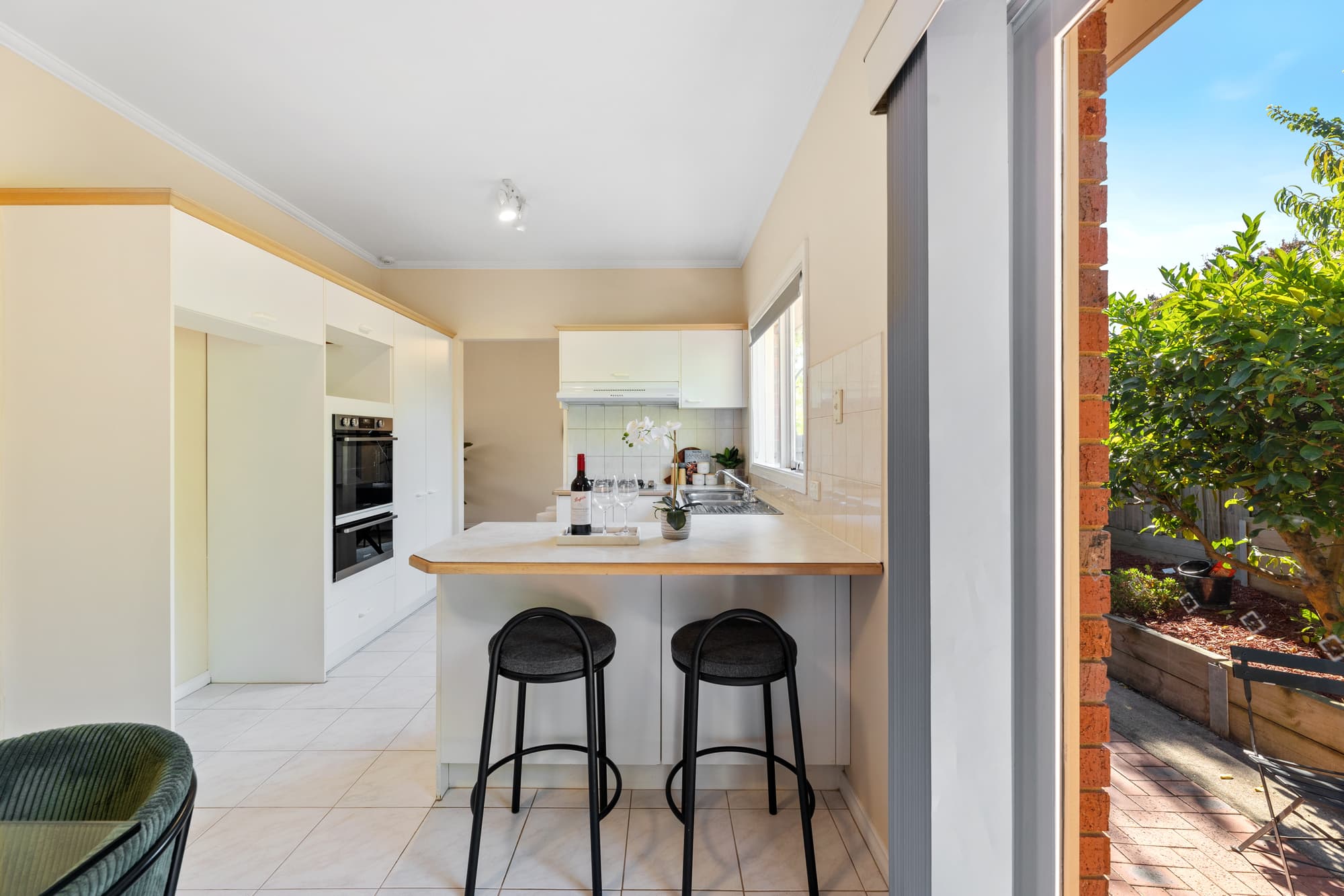 2/43 Combarton Street, Box Hill - Thumbnail 6