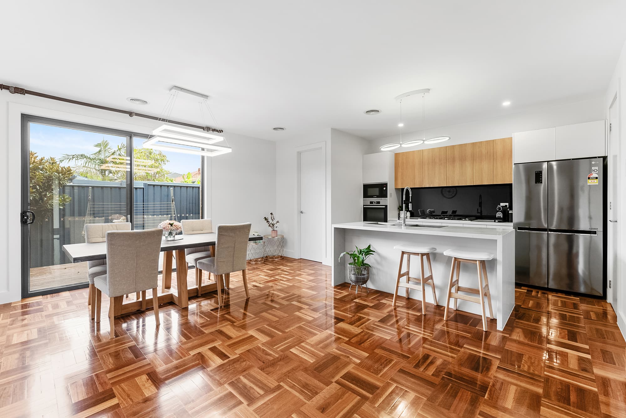 2/465 Middleborough Road, Box Hill North - Image 1