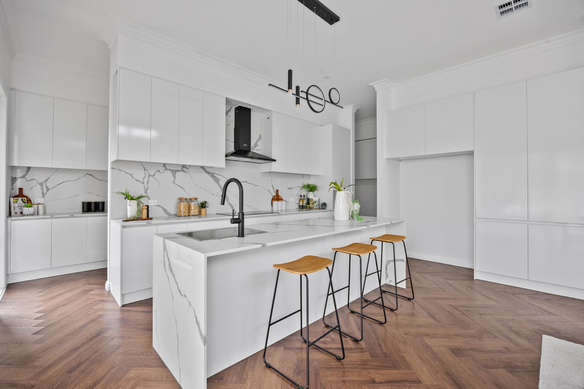 8 Ellen Court, Burwood - Thumbnail 6