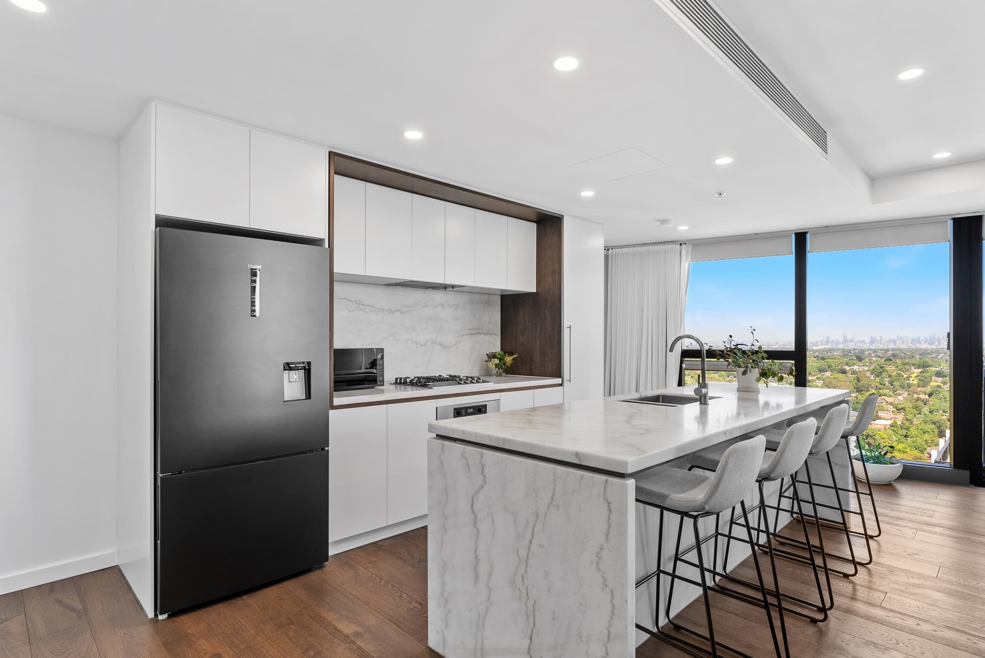 2810/828 Whitehorse Road, Box Hill - Thumbnail 4