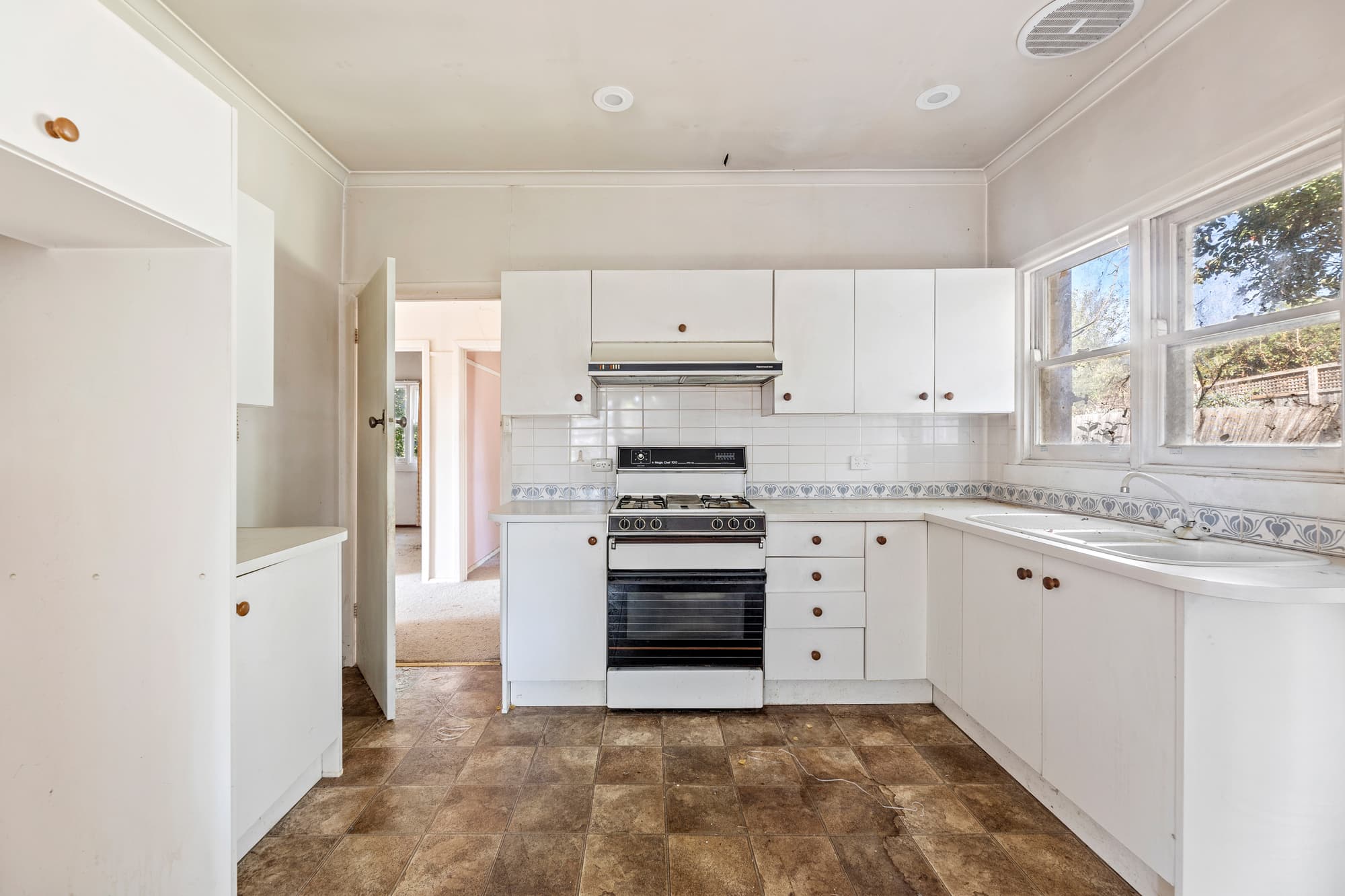 14 Valda Avenue, Mont Albert North - Thumbnail 6