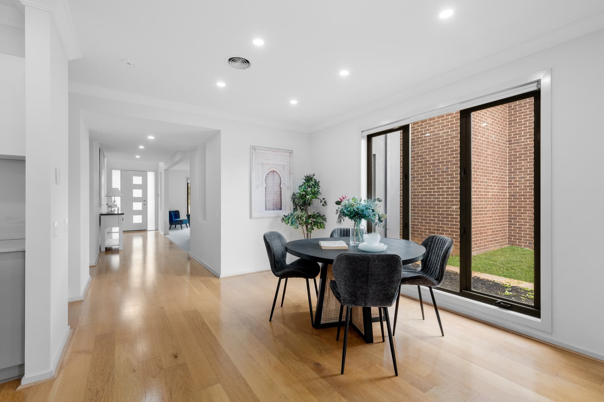 2 Bentham Court, Burwood - Thumbnail 8