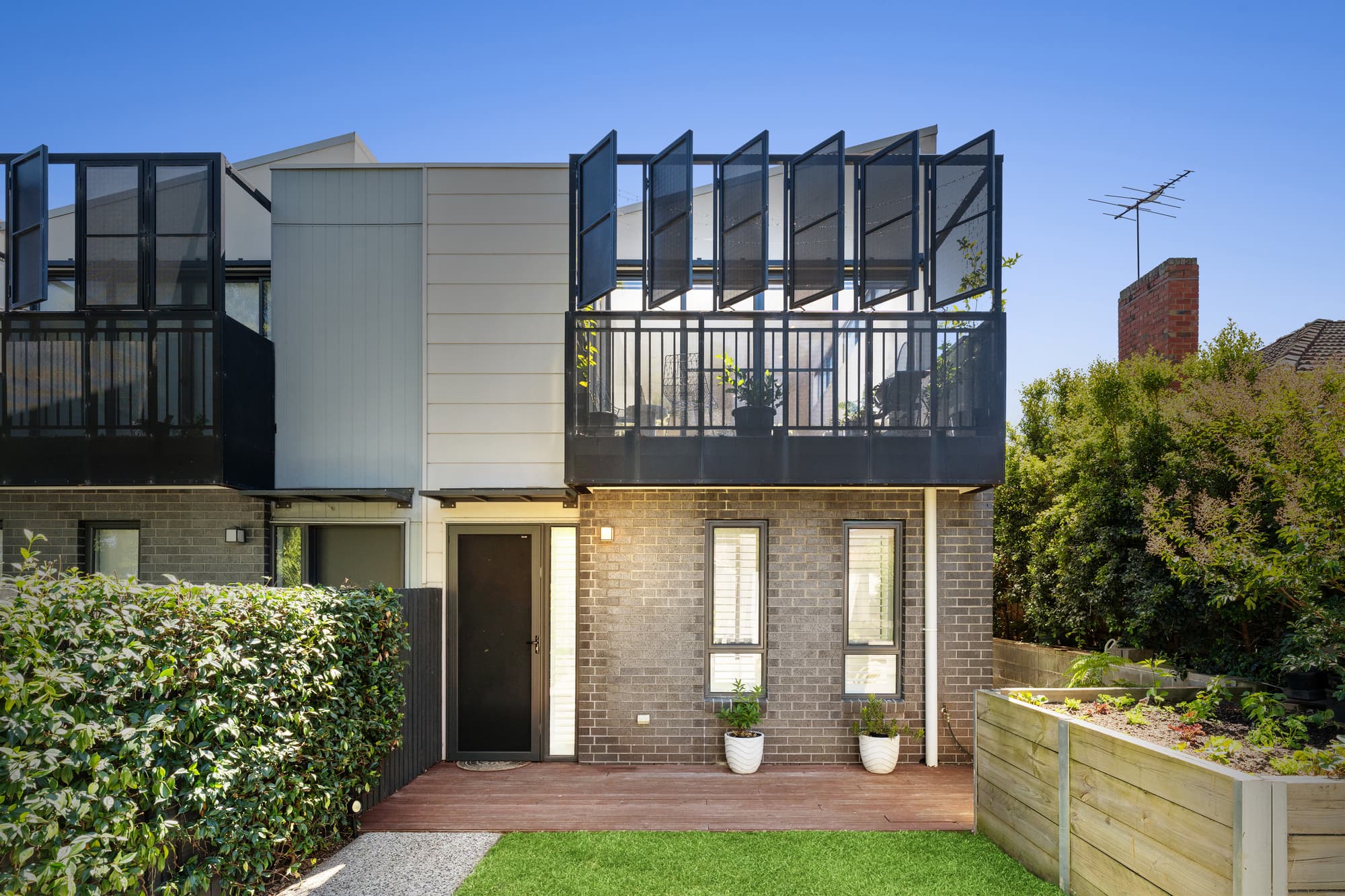 4/53 Elgar Road, Burwood - Image 1