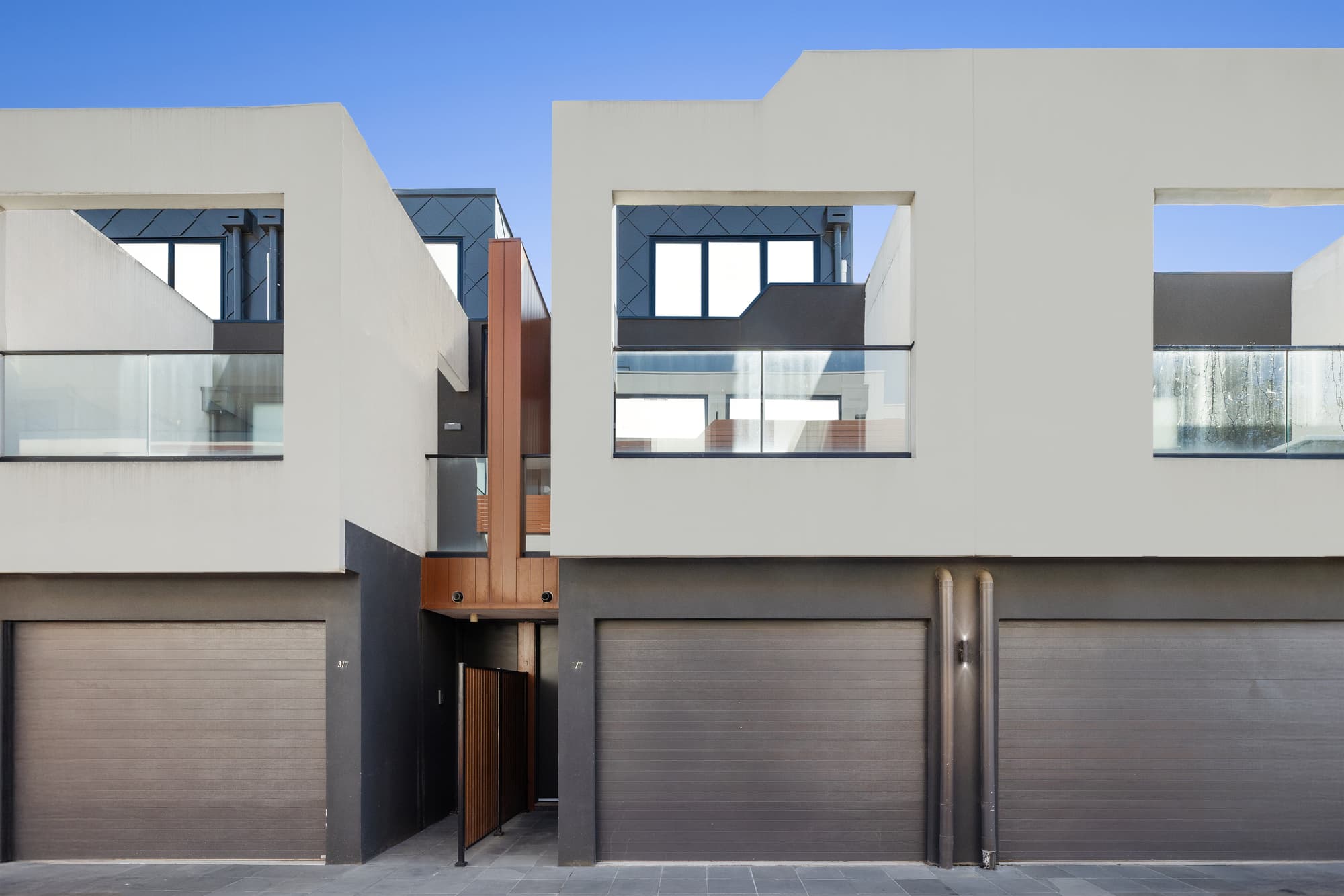 2/7 Renver Road, Clayton - Image 1