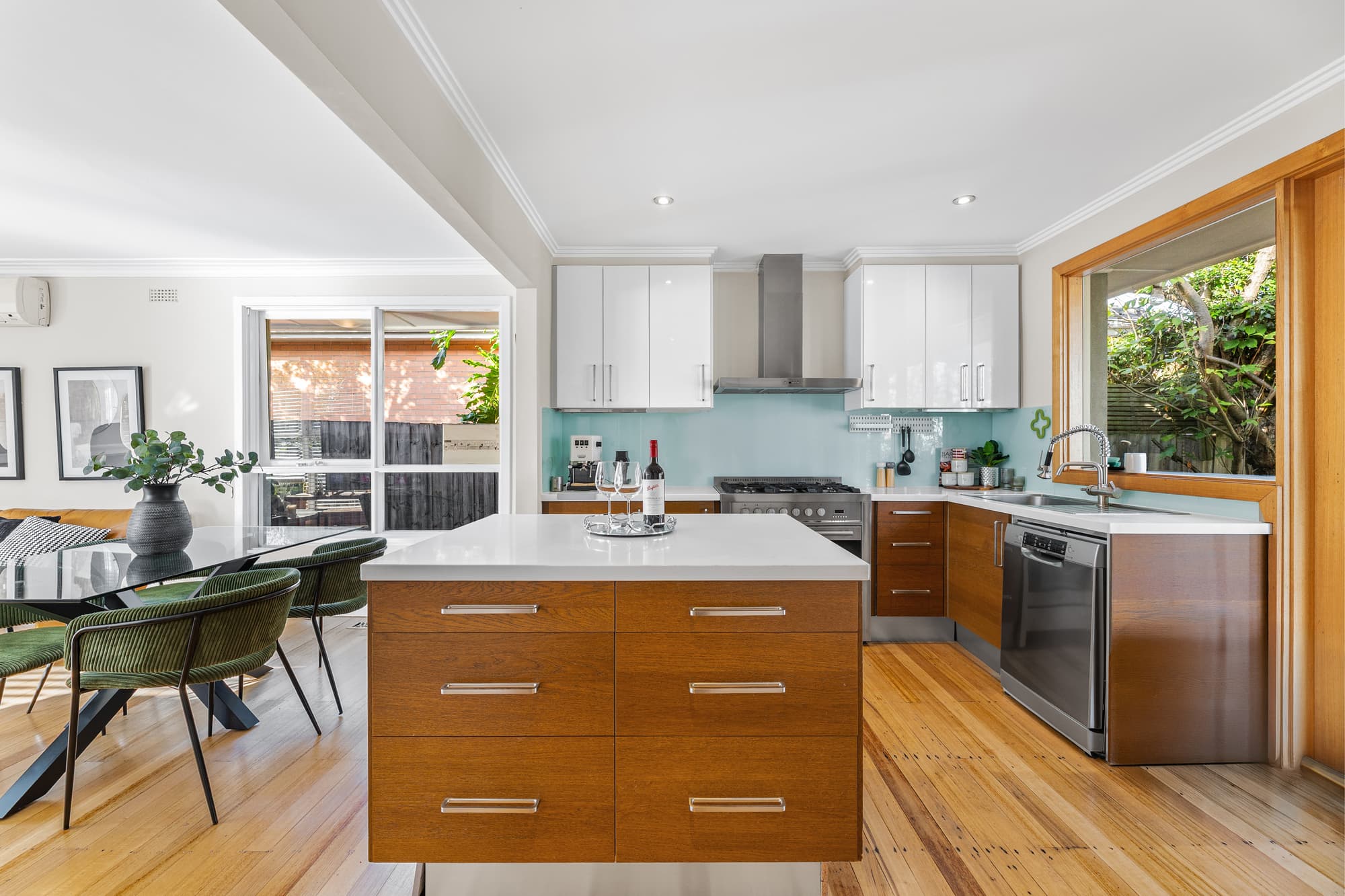 97 Shafer Road, Blackburn North - Thumbnail 5