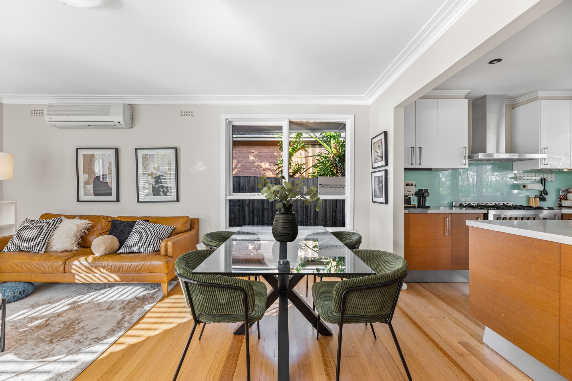 97 Shafer Road, Blackburn North - Thumbnail 4