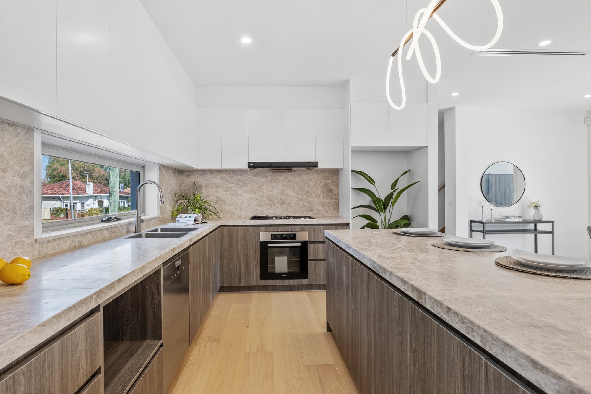 76 Dorking Road, Box Hill North - Thumbnail 3