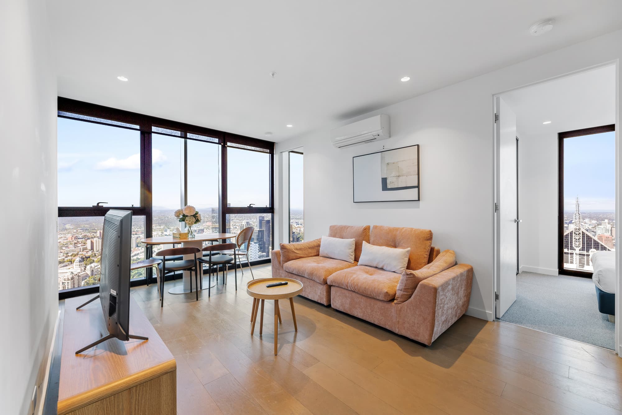 7203/462 Elizabeth Street, Melbourne - Thumbnail 3