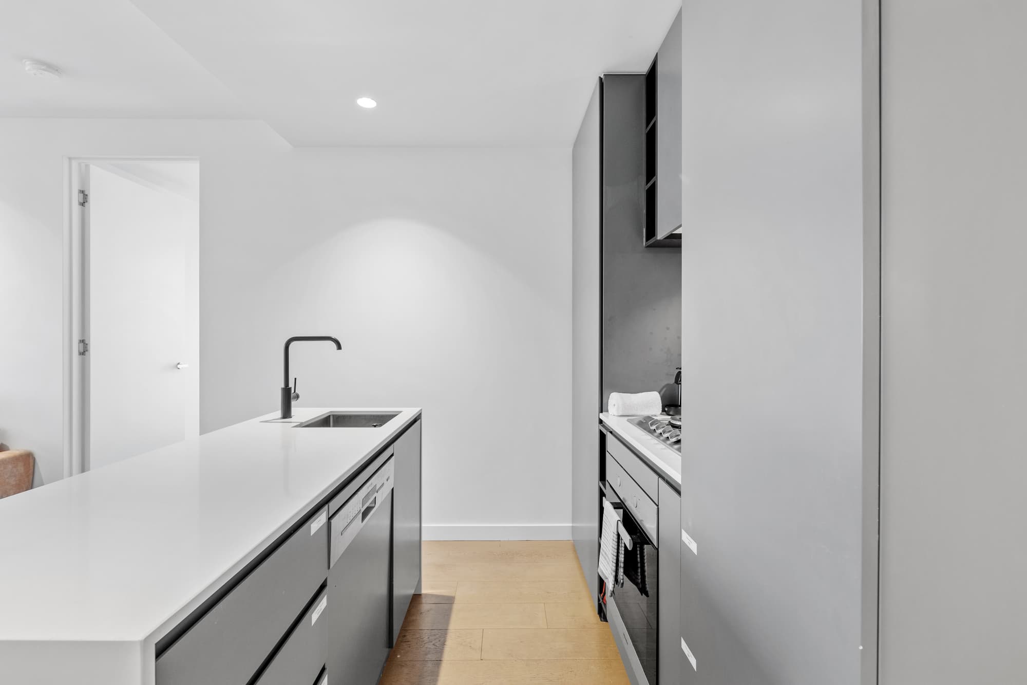 7203/462 Elizabeth Street, Melbourne - Thumbnail 5