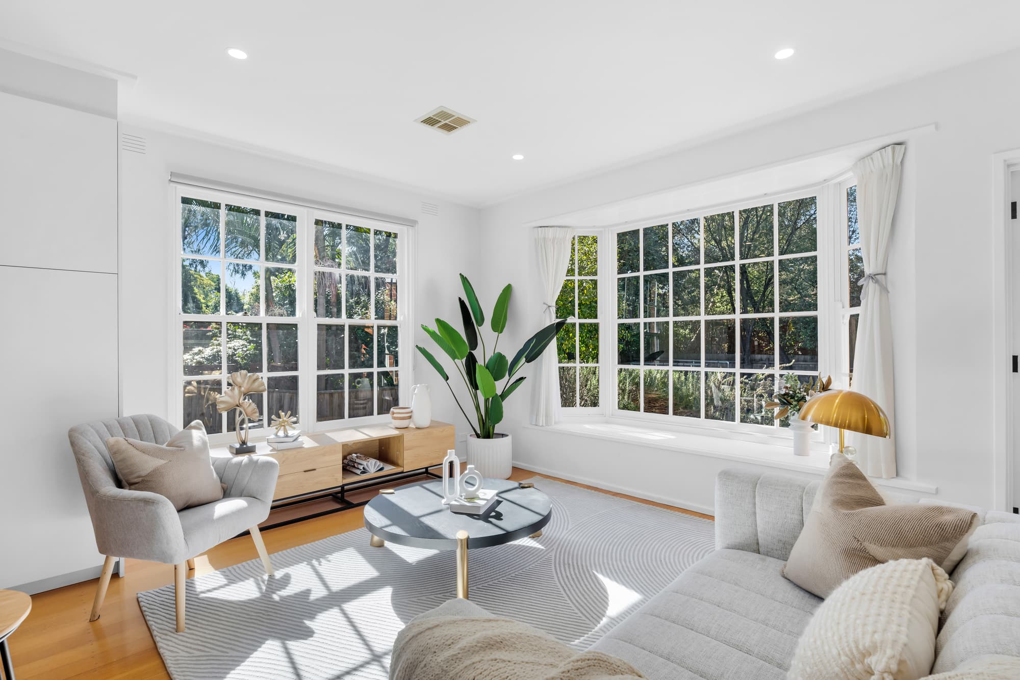 23 Deanswood Road, Forest Hill - Image 1