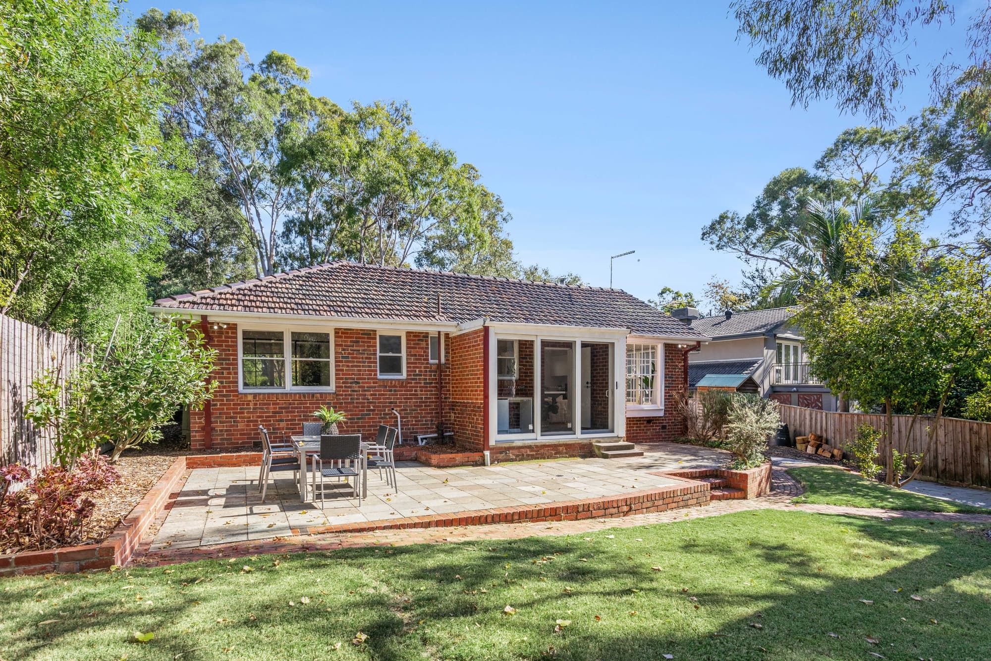 23 Deanswood Road, Forest Hill - Thumbnail 2