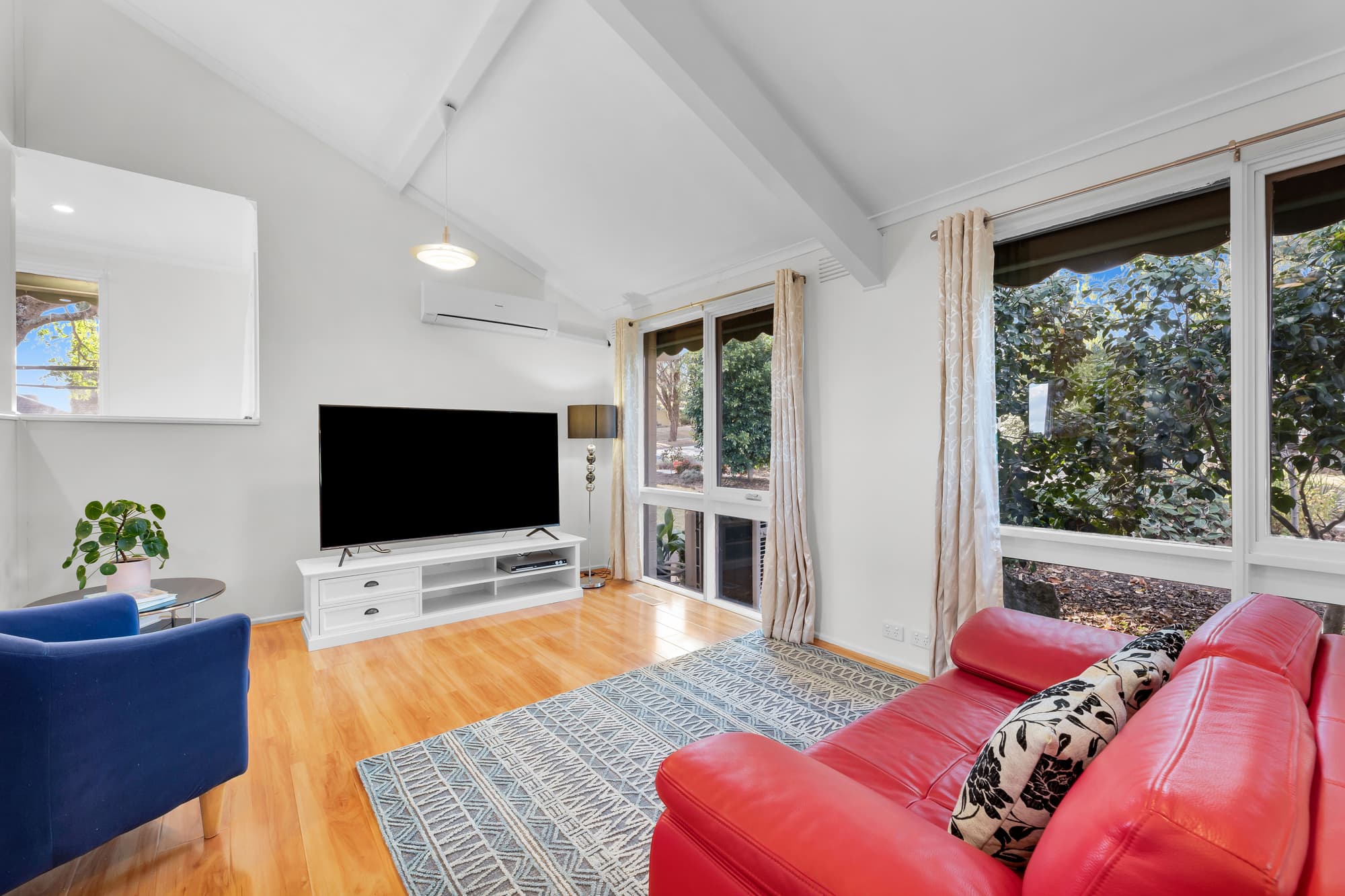 32 Savanna Drive, Mooroolbark - Thumbnail 2