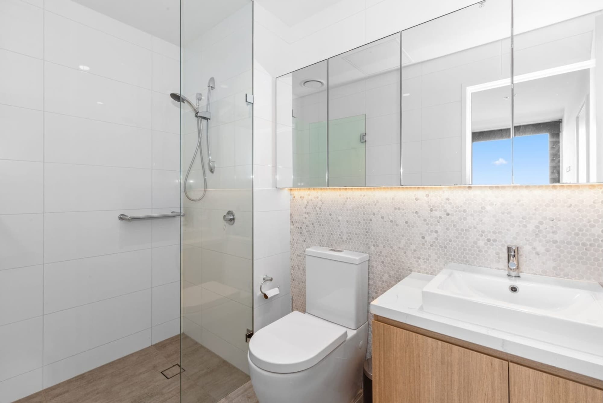 1704/850 Whitehorse Road, Box Hill - Thumbnail 7