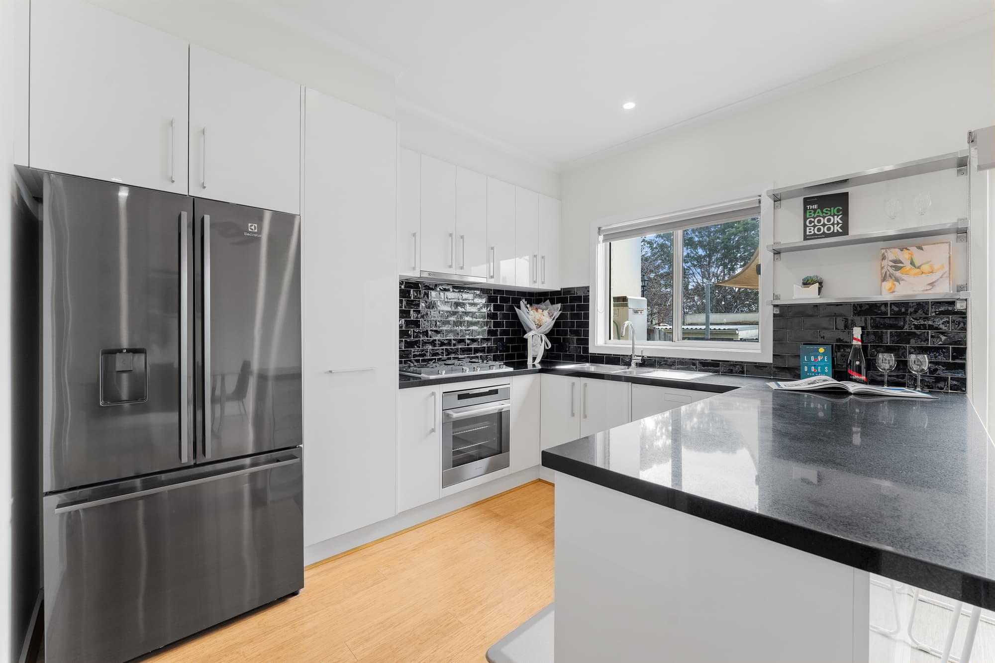 18 Scarborough Square, Mont Albert North - Thumbnail 4