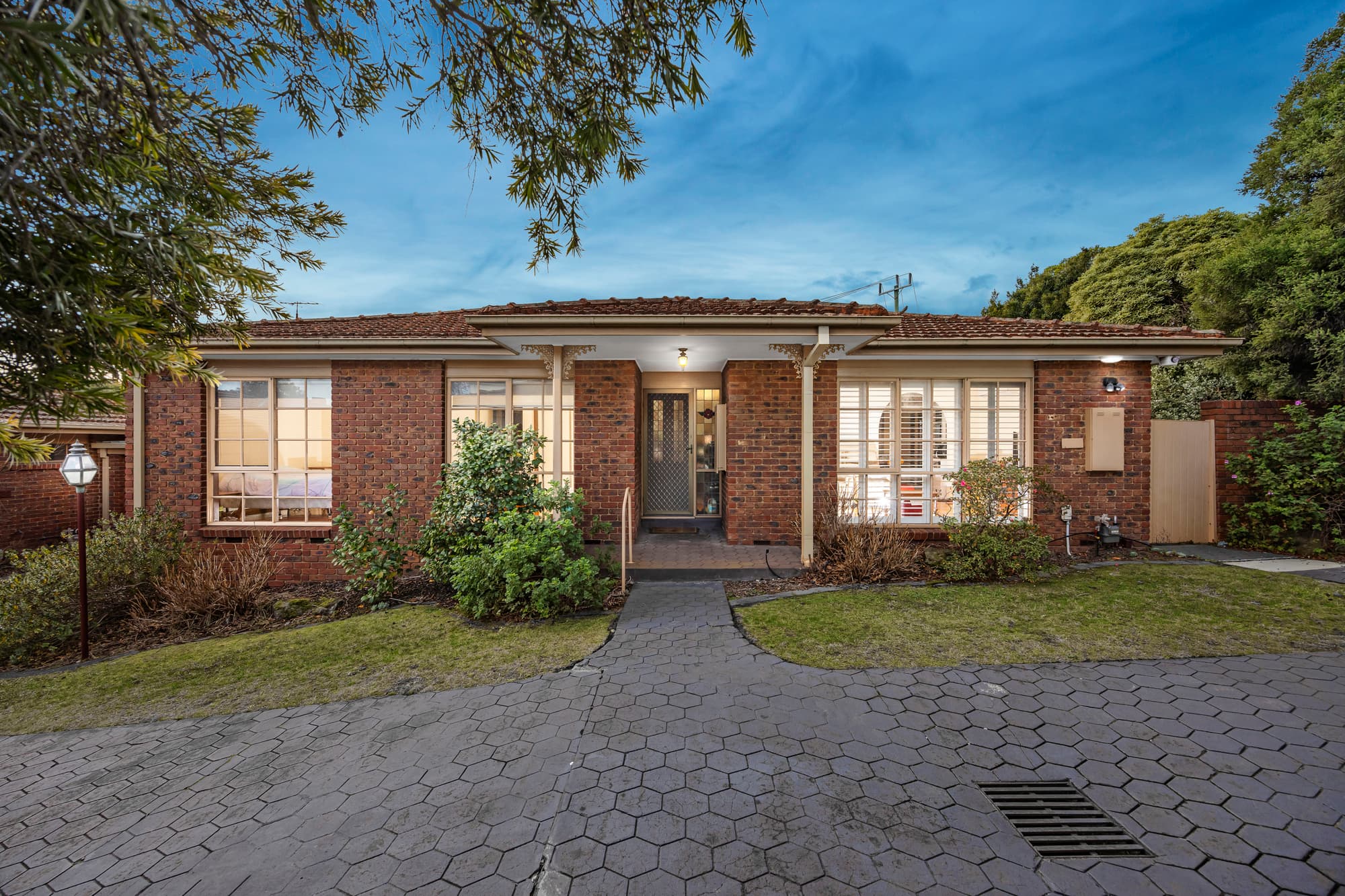 4/7-9 Leonard Street, Deepdene - Image 1