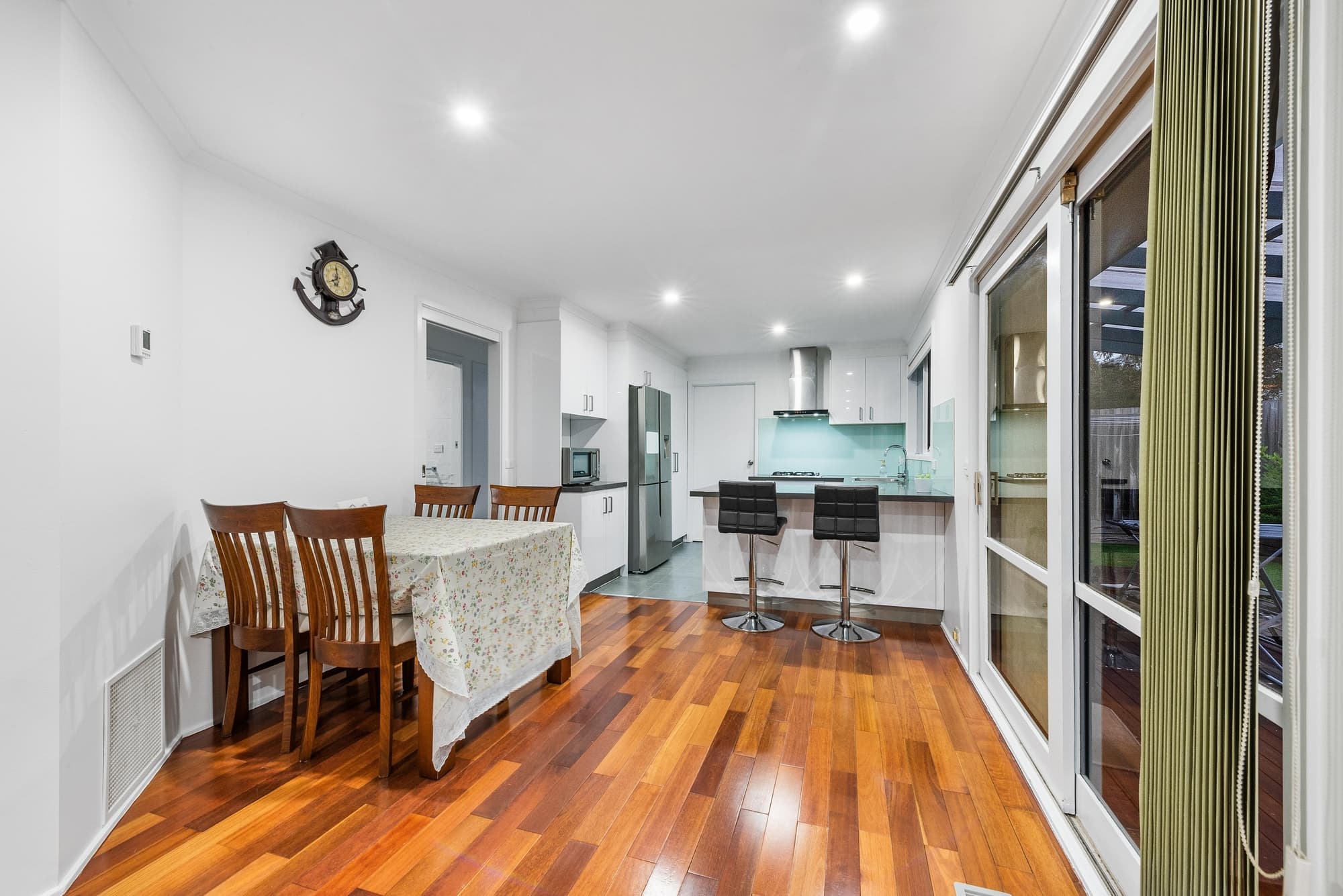 2/8 Norman Street, Mitcham - Thumbnail 2
