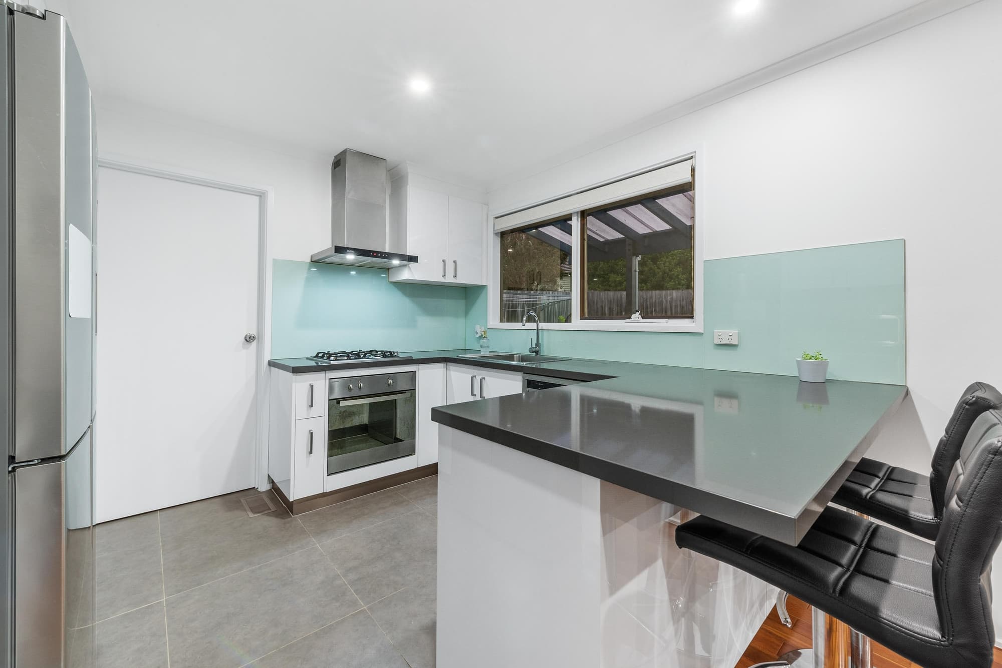 2/8 Norman Street, Mitcham - Thumbnail 3