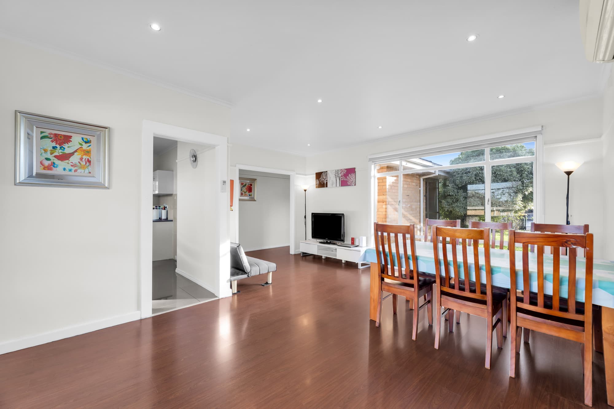 37 Longbrae Avenue, Forest Hill - Thumbnail 3