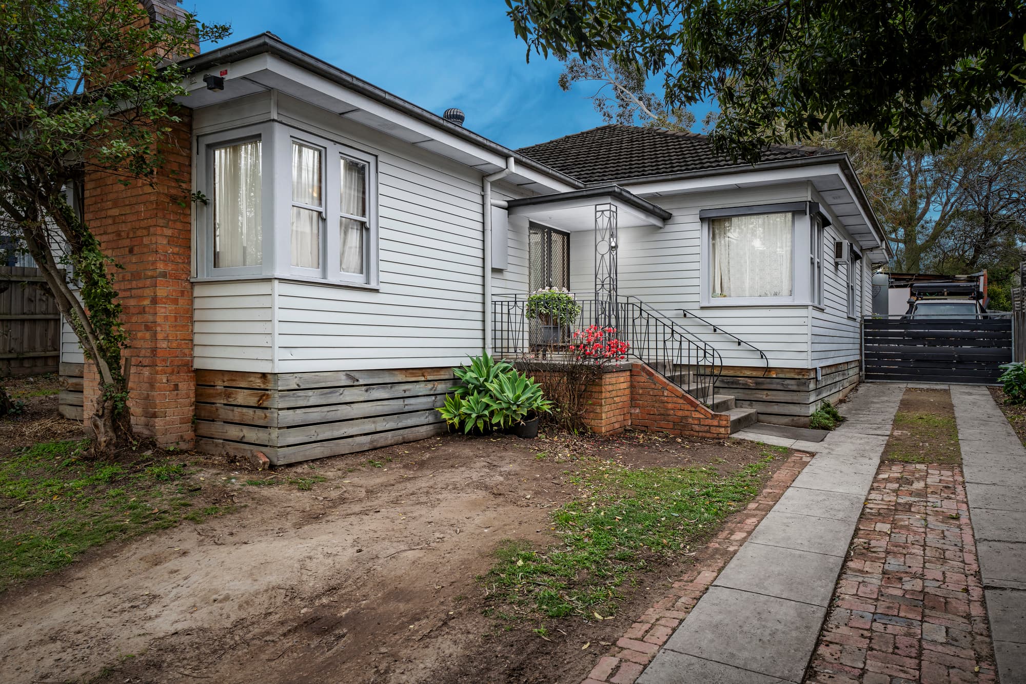 106 Woodhouse Grove, Box Hill North - Image 1