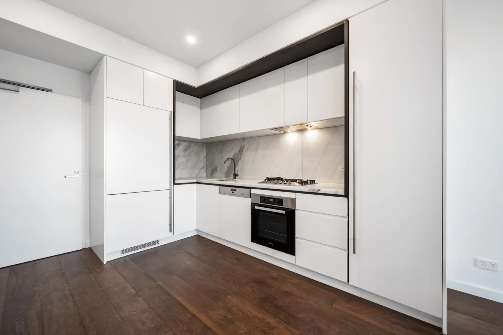 503/828 Whitehorse Road, Box Hill - Thumbnail 4