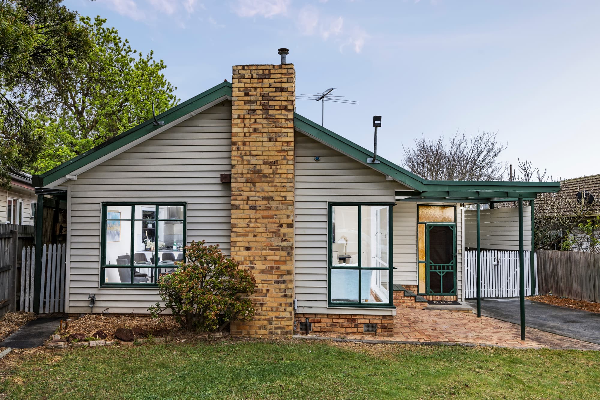 4 First Avenue, Box Hill North - Thumbnail 2