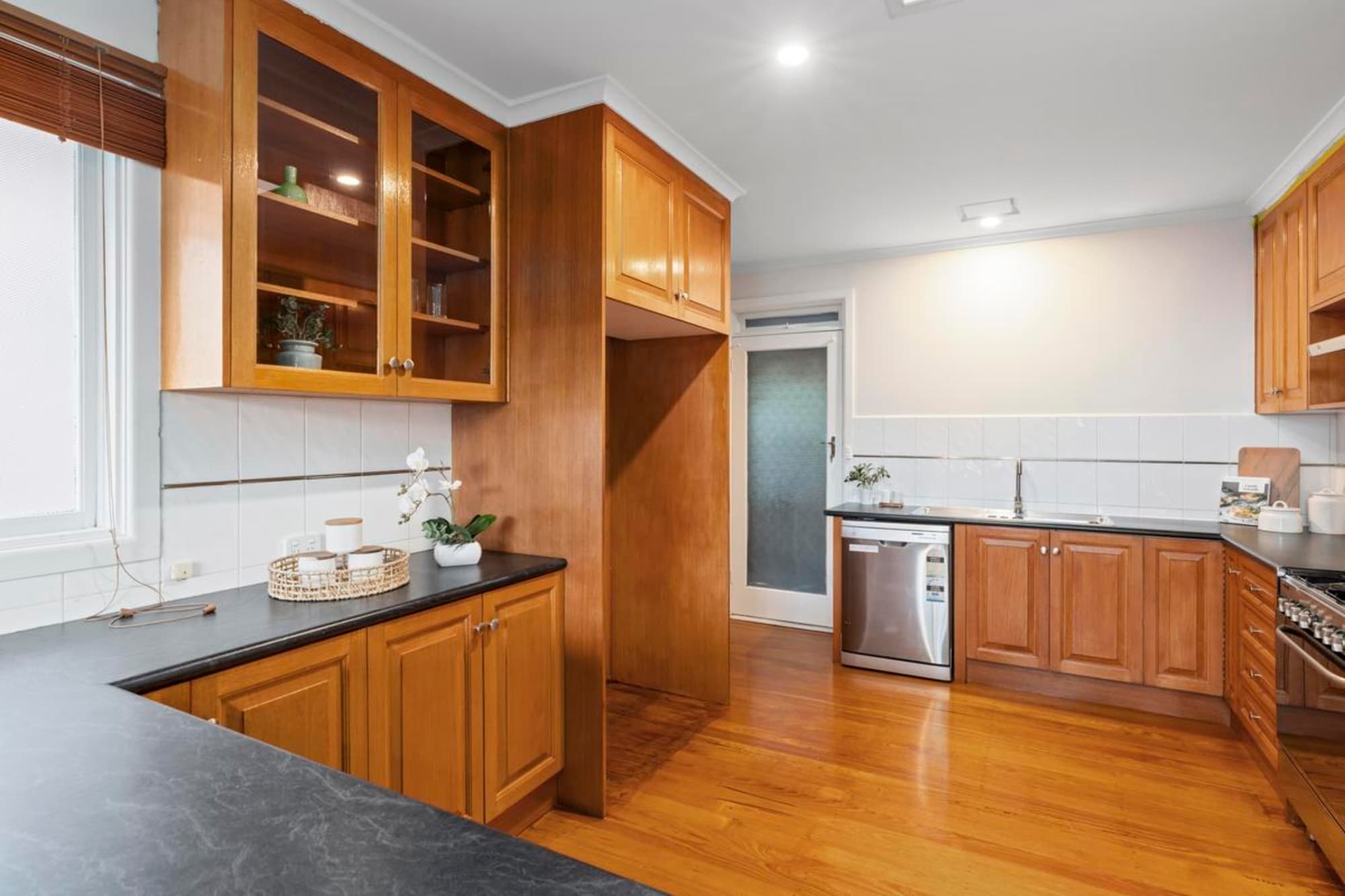 1/27 Chestnut Street, Surrey Hills - Thumbnail 6