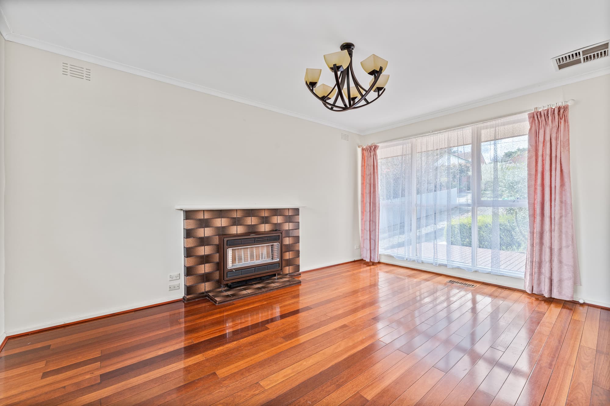18 Currie Street, Box Hill North - Thumbnail 2