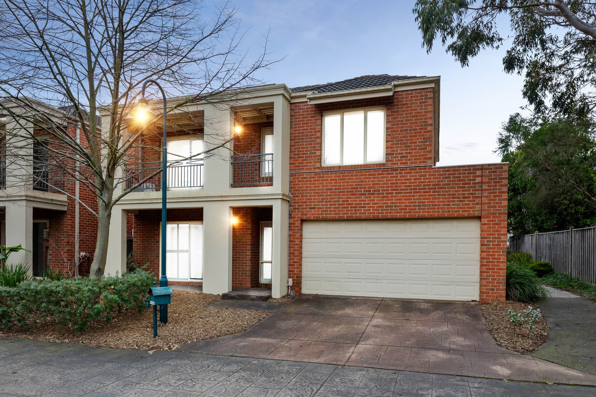 7 Maple Grove, Mitcham - Image 1