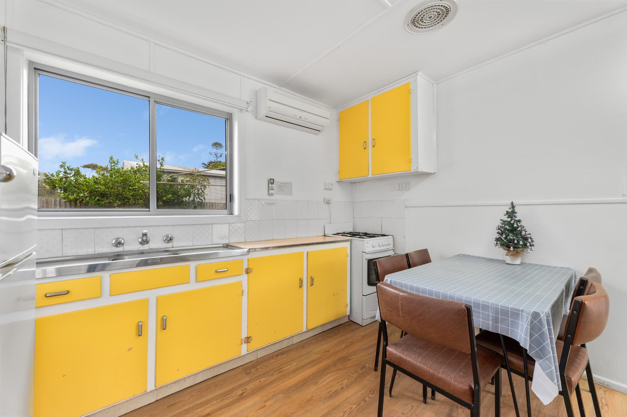 7 Roadknight Street, Lakes Entrance - Thumbnail 5