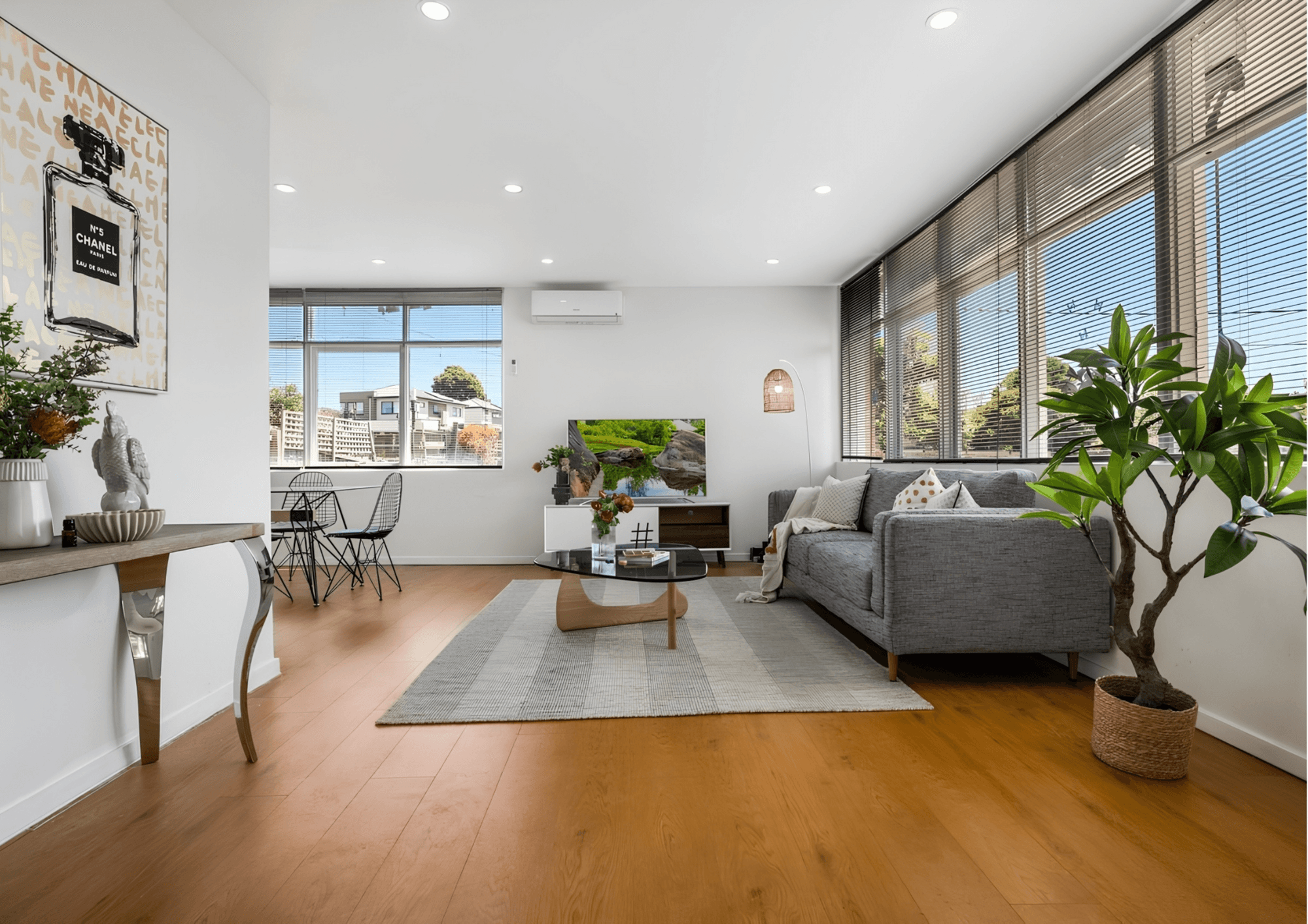 219 Blackburn Road, Blackburn South - Image 1