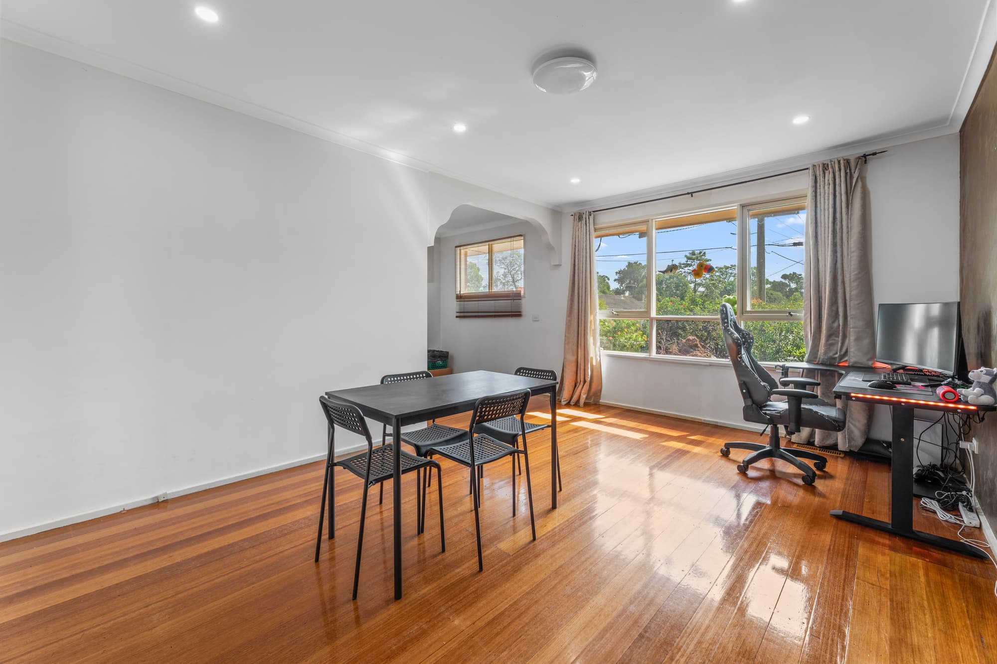 30 Husband Road, Forest Hill - Thumbnail 2