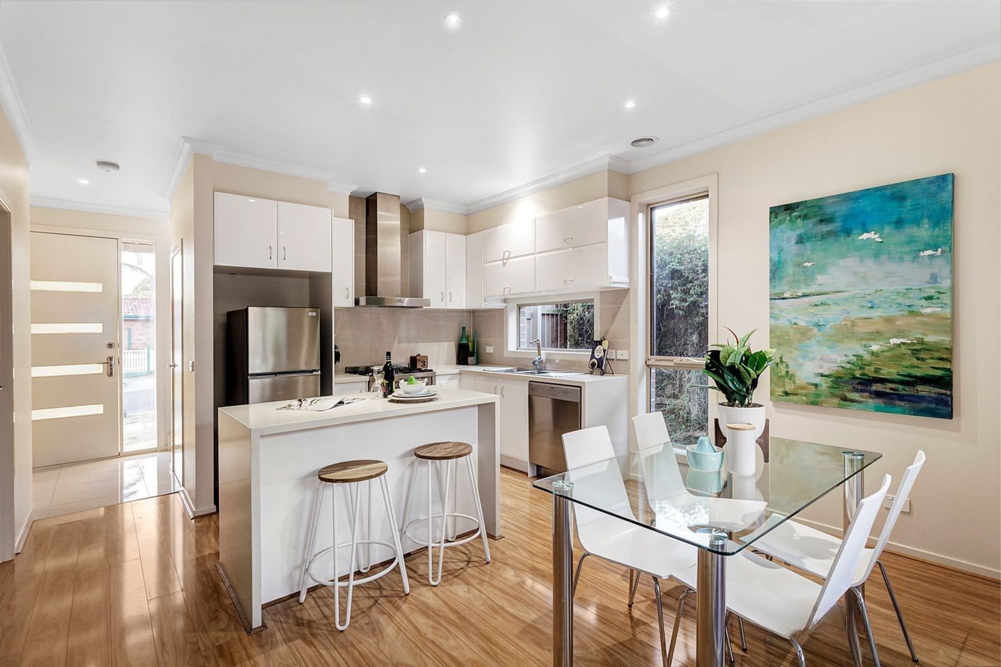 2A Clifford Court, Forest Hill - Thumbnail 3