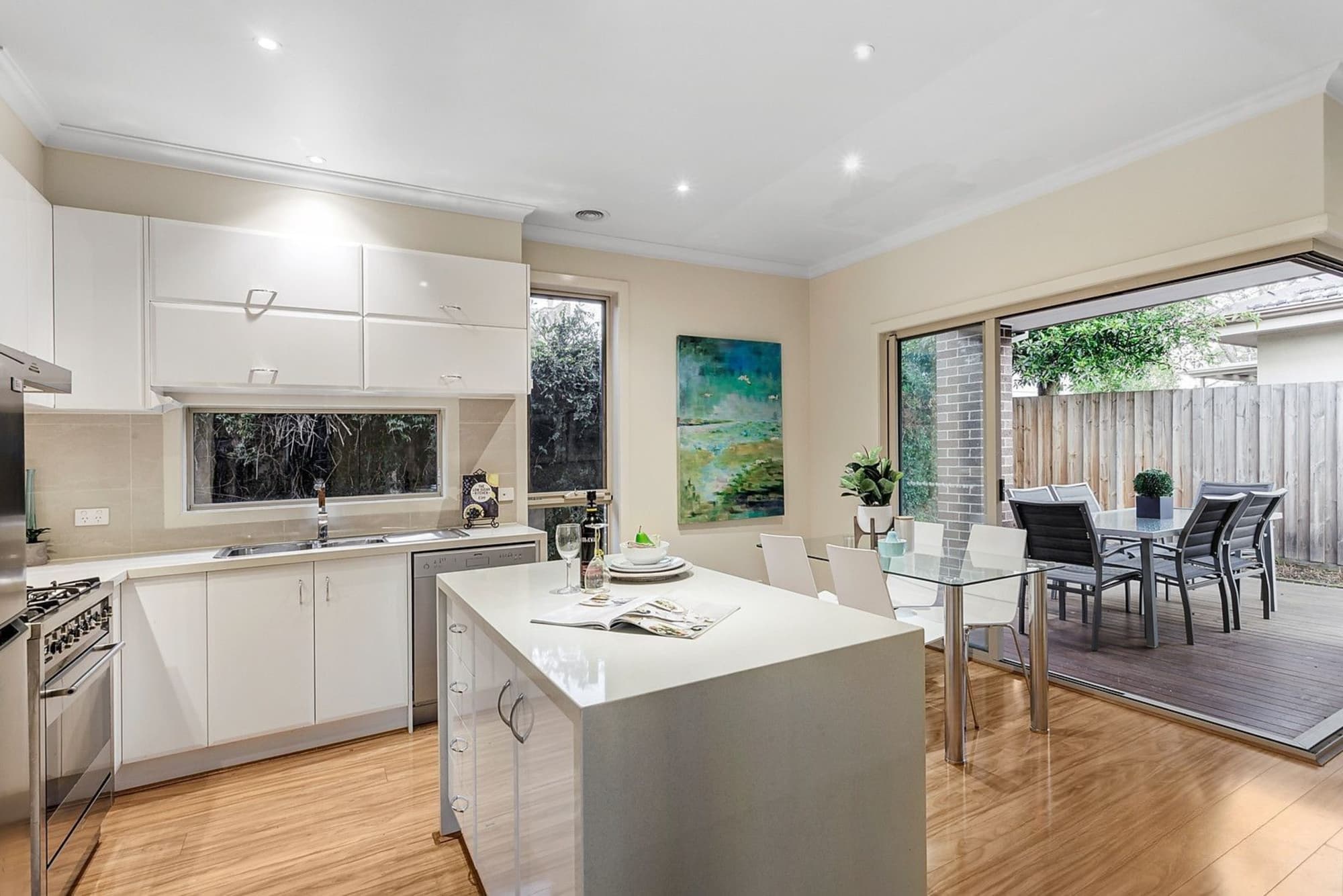 2A Clifford Court, Forest Hill - Thumbnail 4