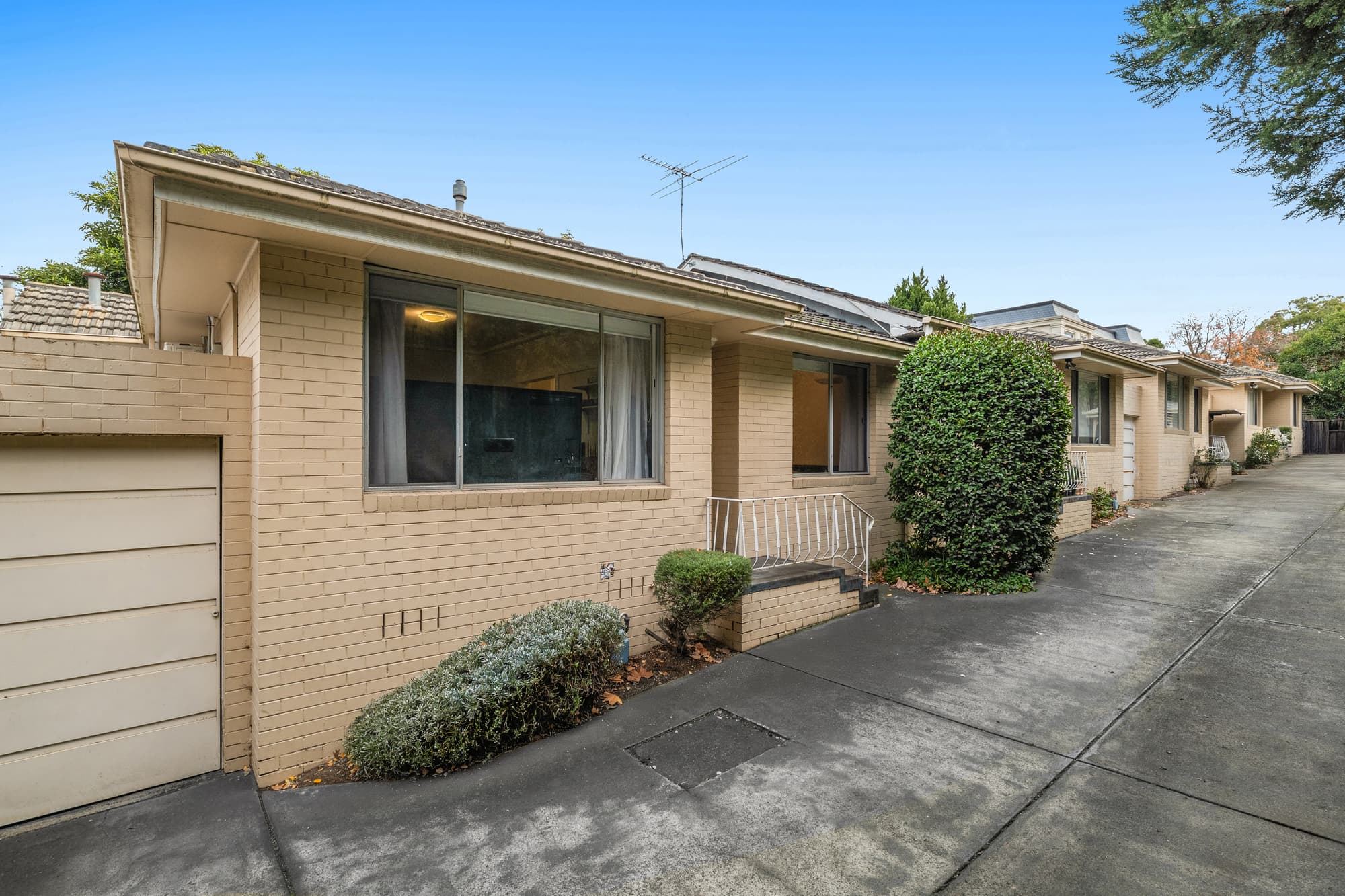 2/27 Weir Street, Balwyn - Image 1