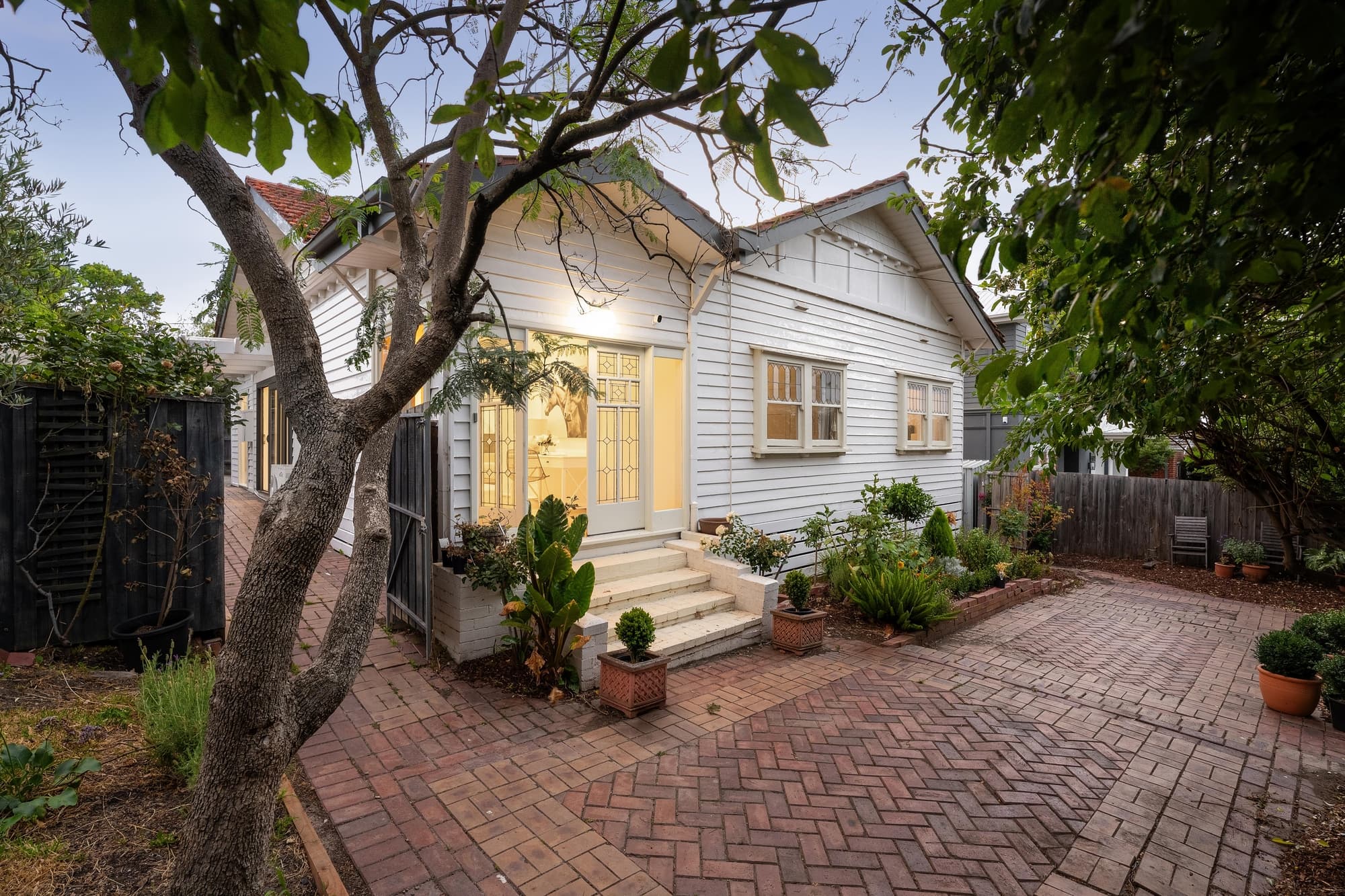 8 Scottsdale Street, Surrey Hills - Image 1