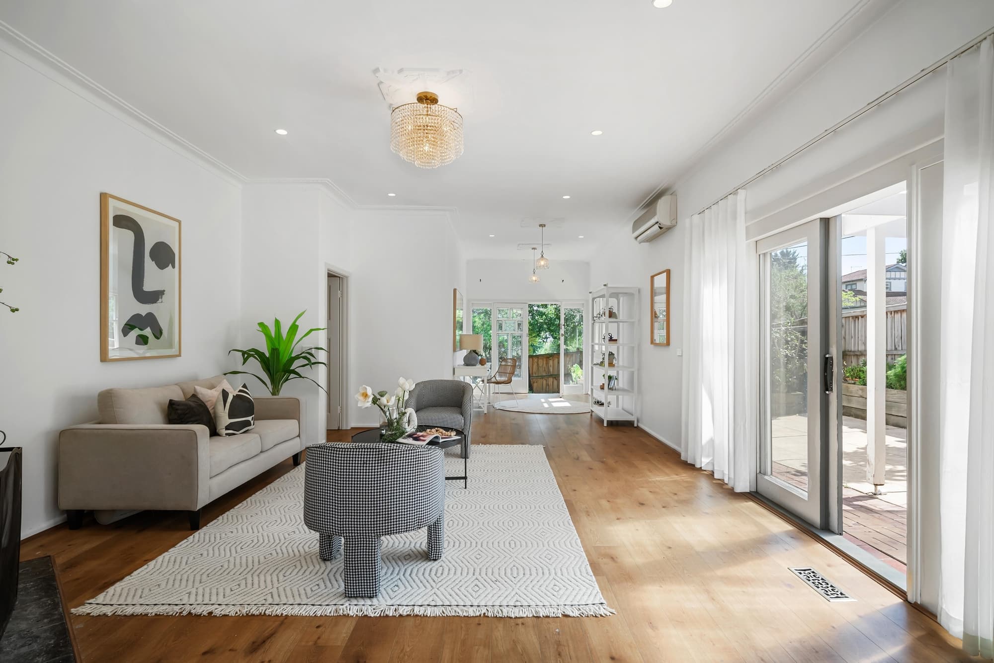 8 Scottsdale Street, Surrey Hills - Thumbnail 2