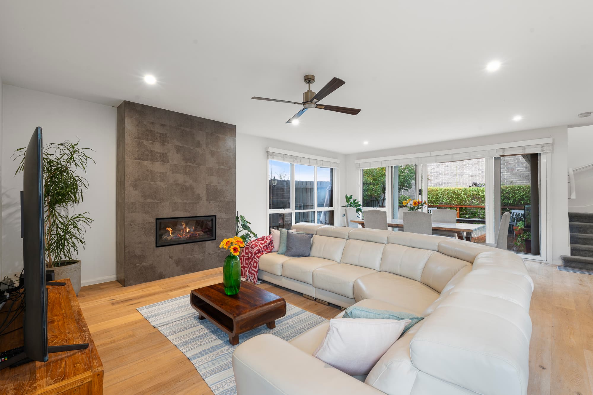 Unit 2/90 George Street, Doncaster East - Thumbnail 2