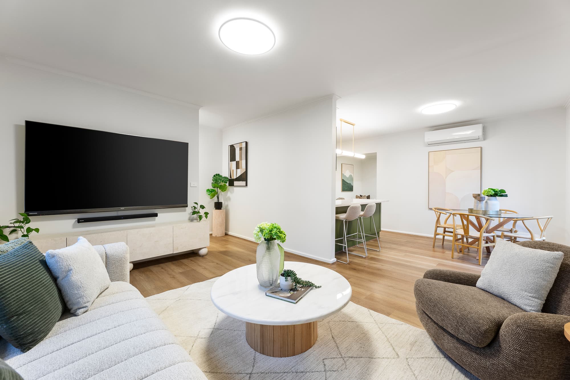 2 Marcus Court, Forest Hill - Thumbnail 2