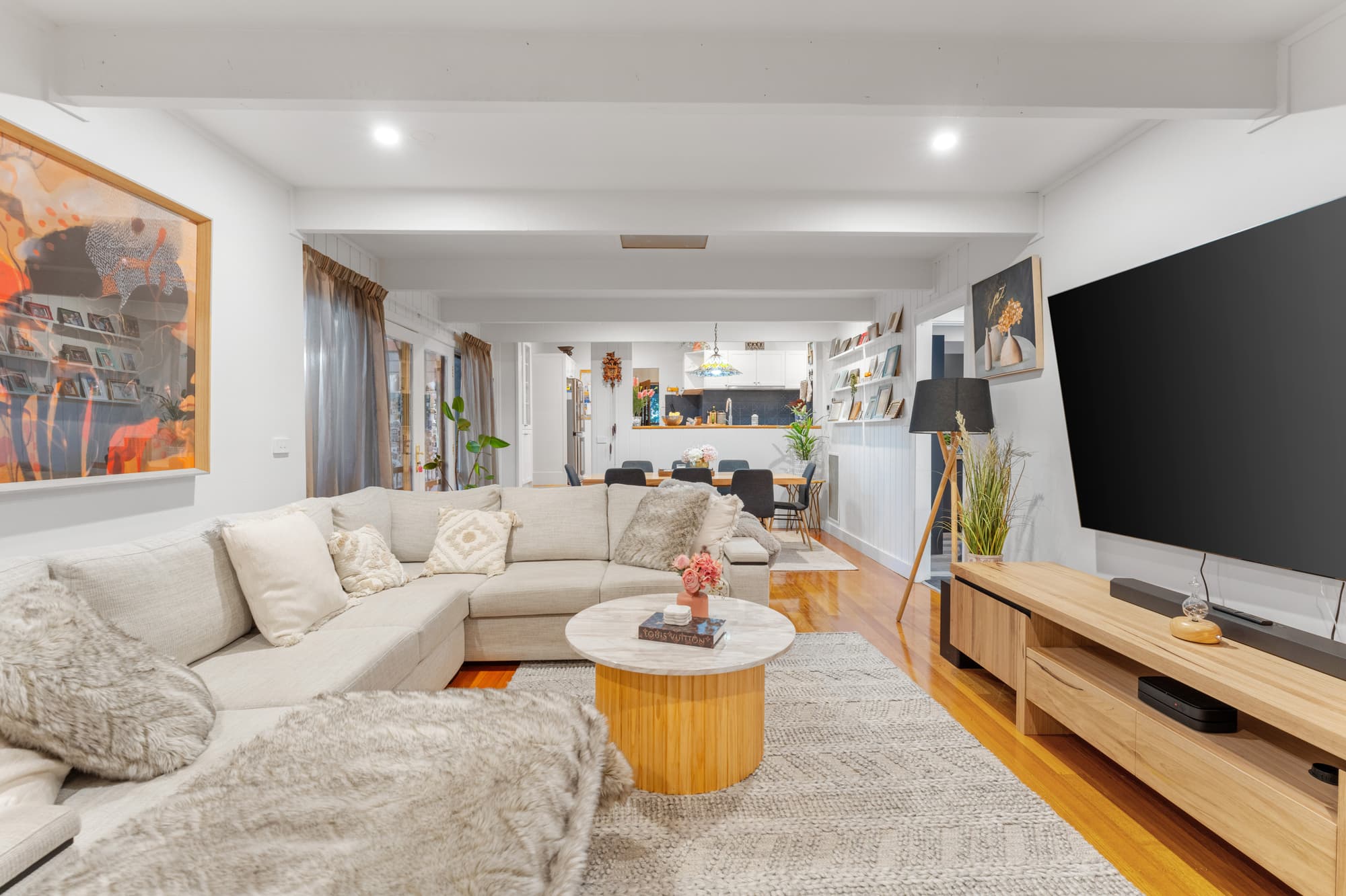 17 Koonung Road, Blackburn North - Thumbnail 2