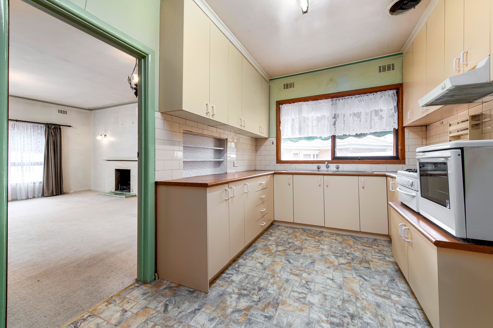 29 Loraine Avenue, Box Hill North - Thumbnail 5