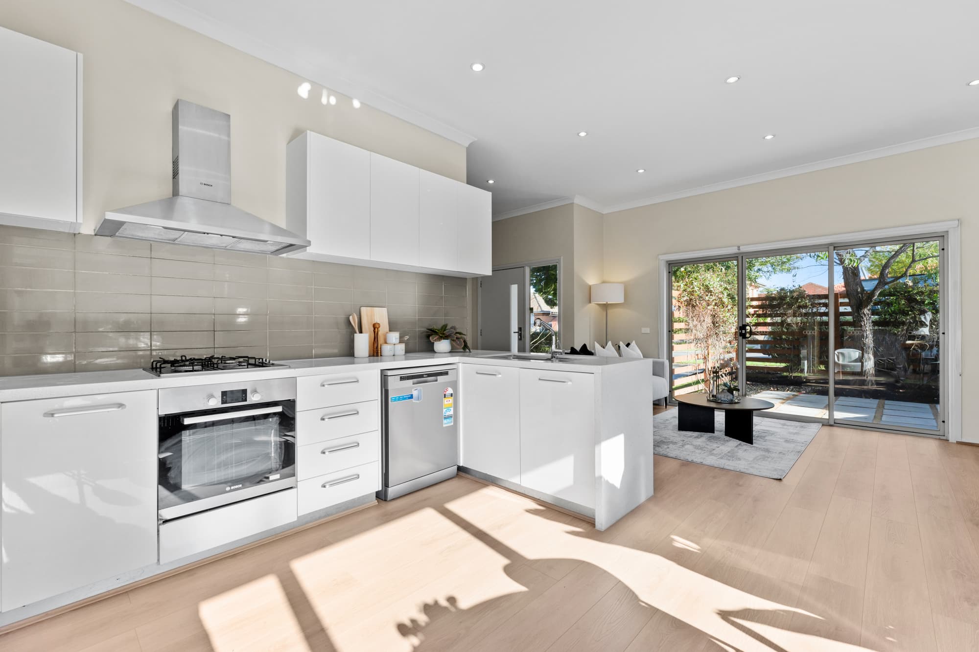1/14 Amdura Road, Doncaster East - Thumbnail 4